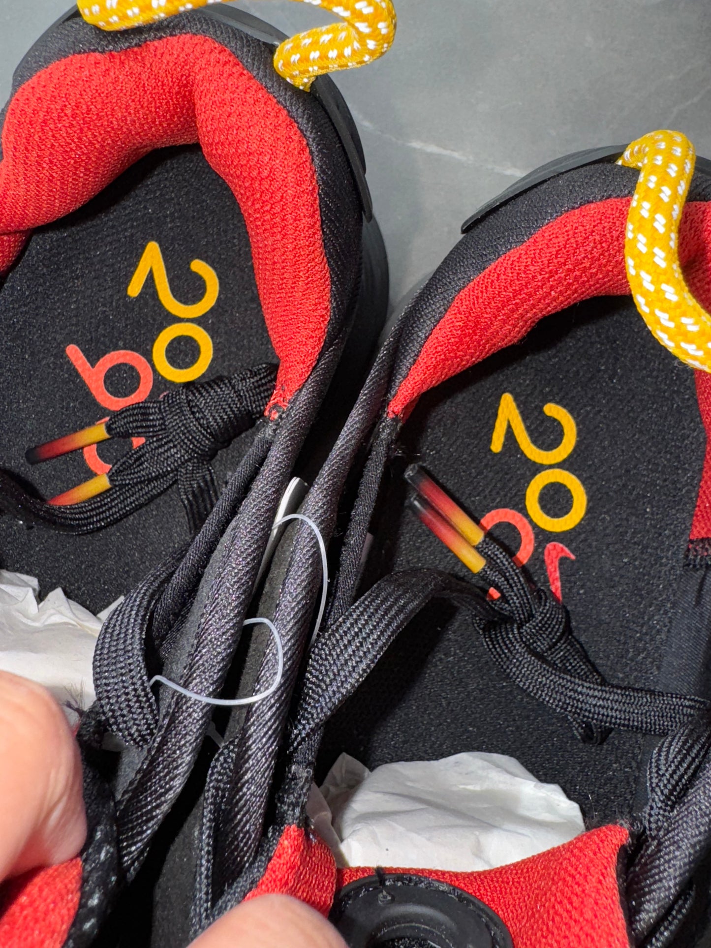 Air Max 2090 Varsity Red Black Sample