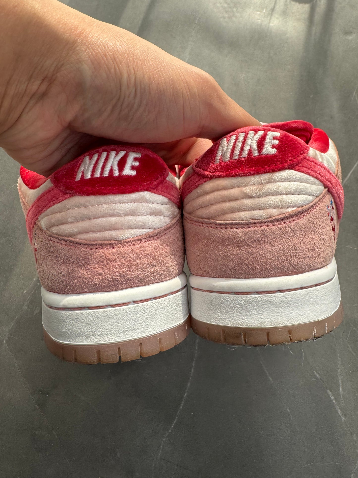 Dunk Low Pro SB Strange Love US5