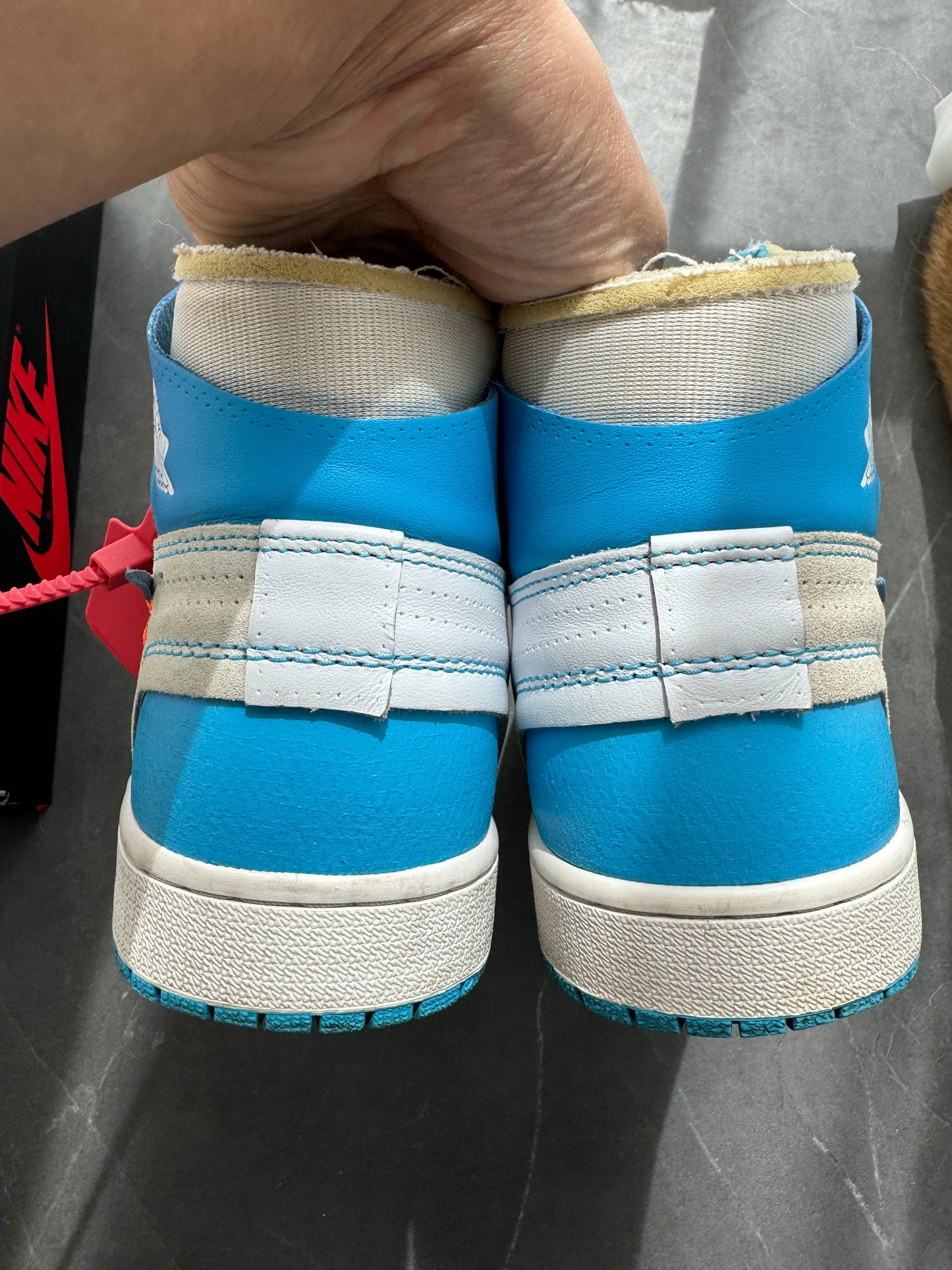 Air Jordan 1 High Off-White University Blue US9.5