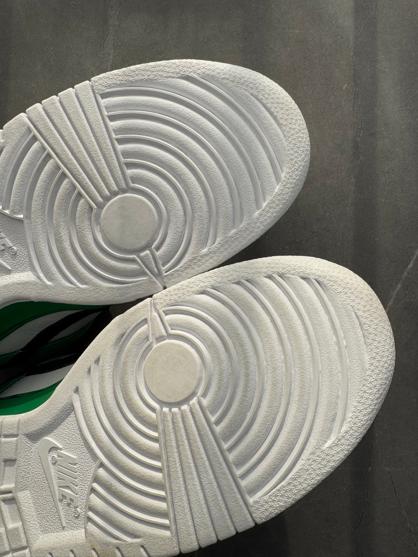 Dunk Low Pro SB Heineken US10
