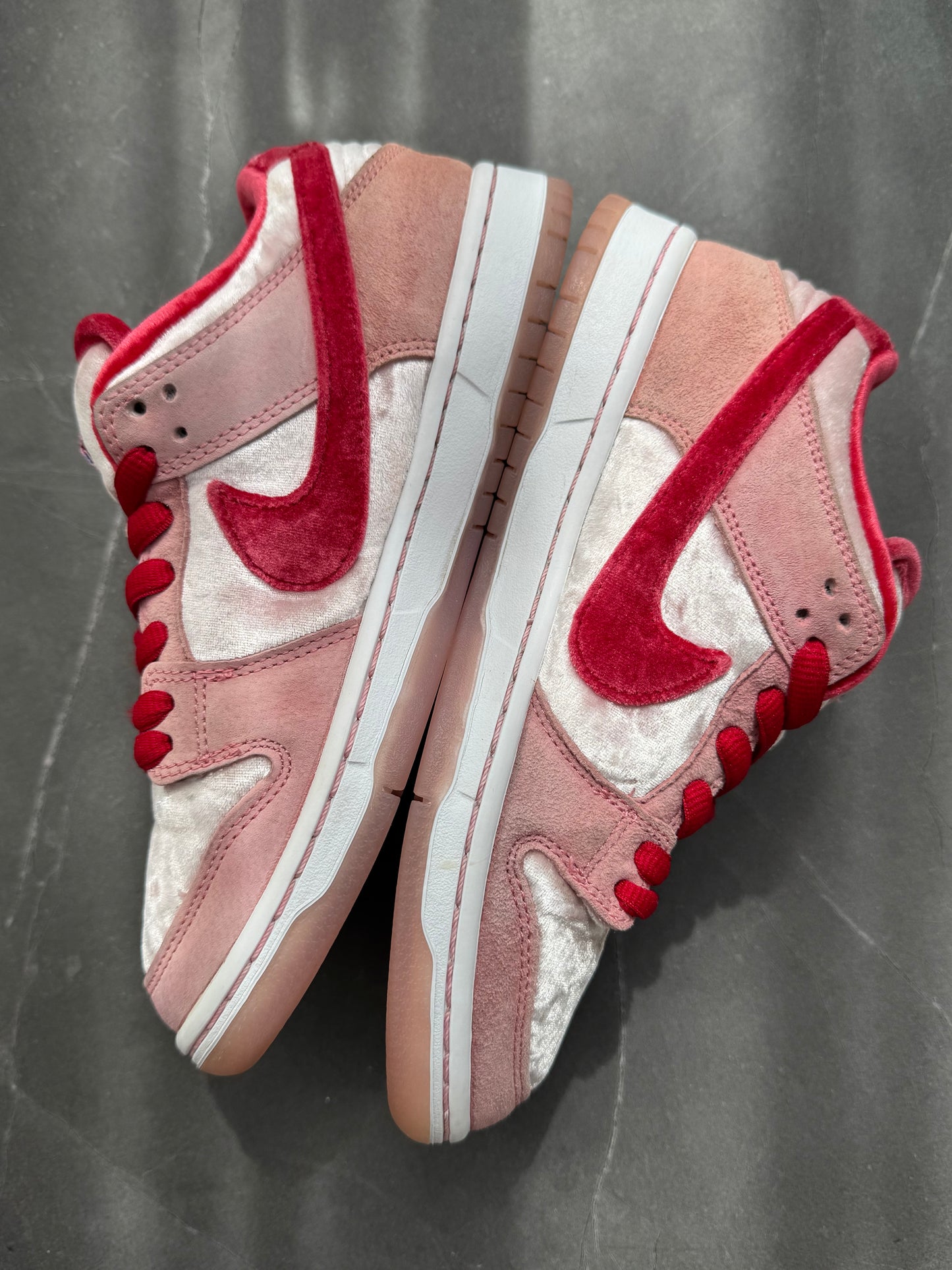 Dunk Low Pro SB Strange Love US5