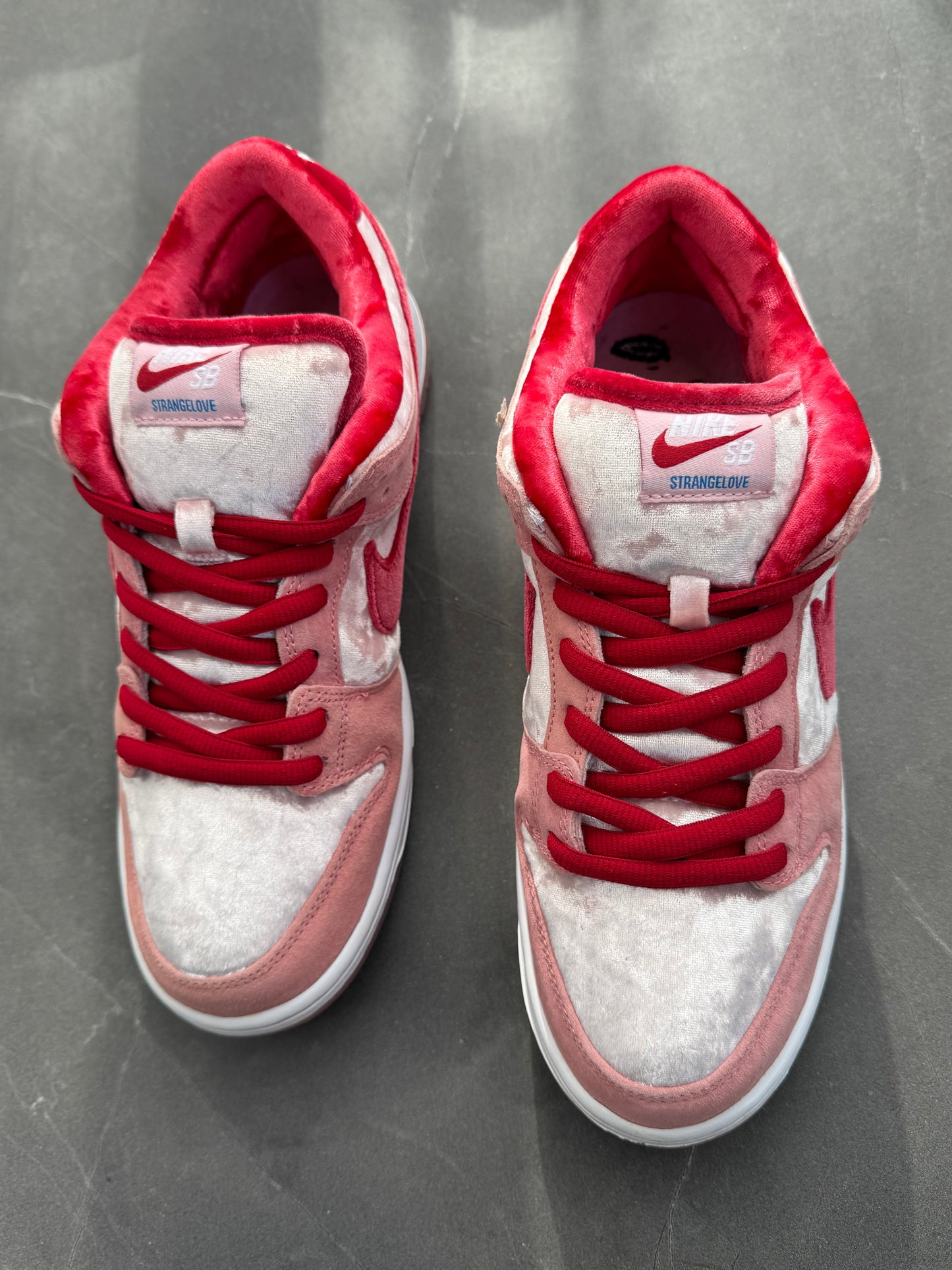 Dunk Low Pro SB Strange Love US9