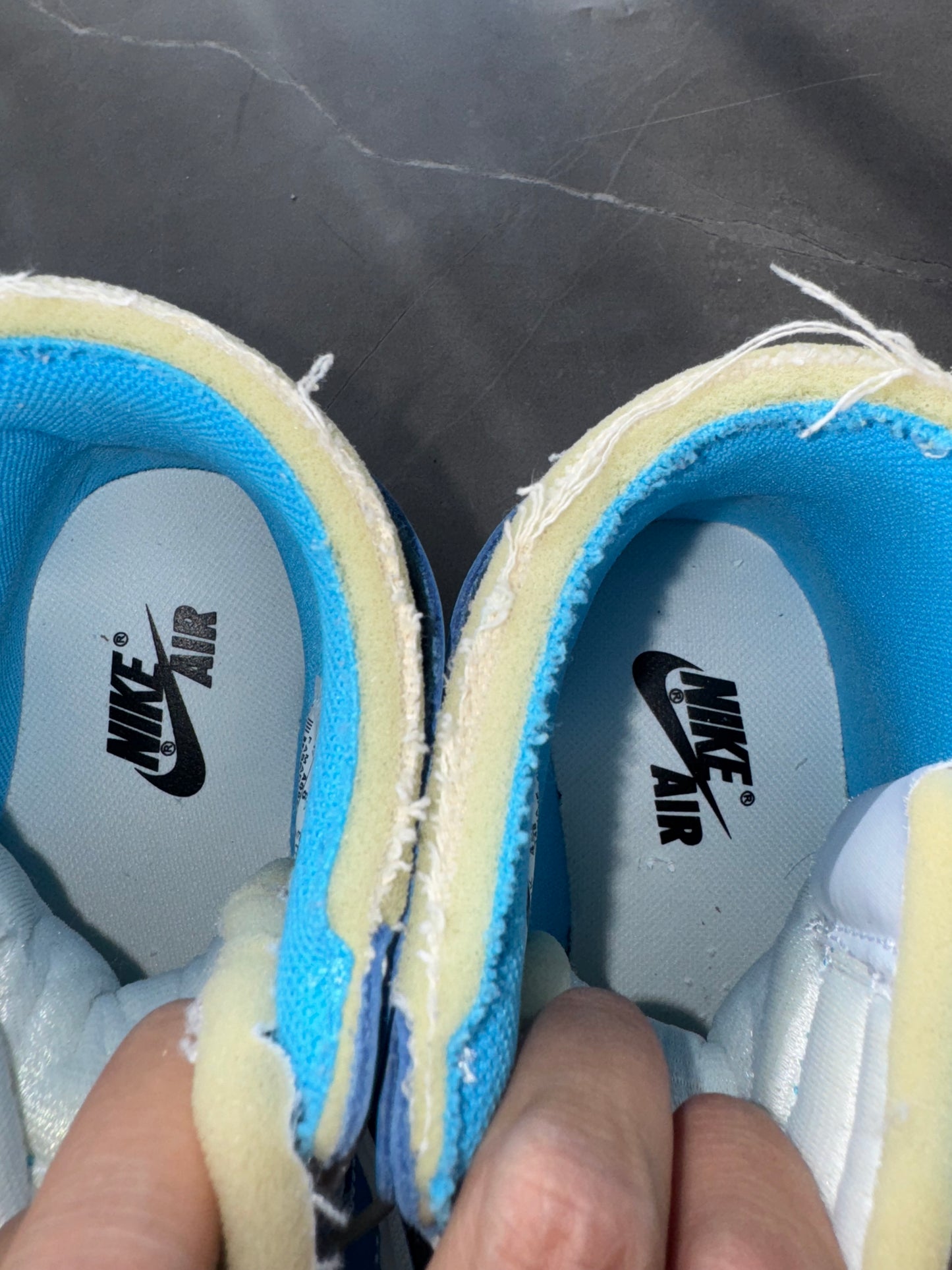 Air Jordan 1 High Off-White University Blue