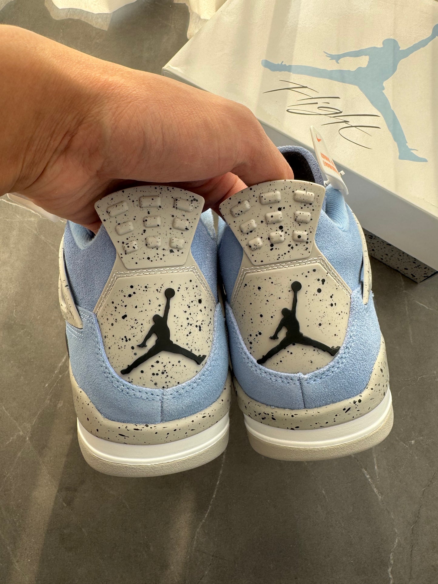 Air Jordan 4 University Blue