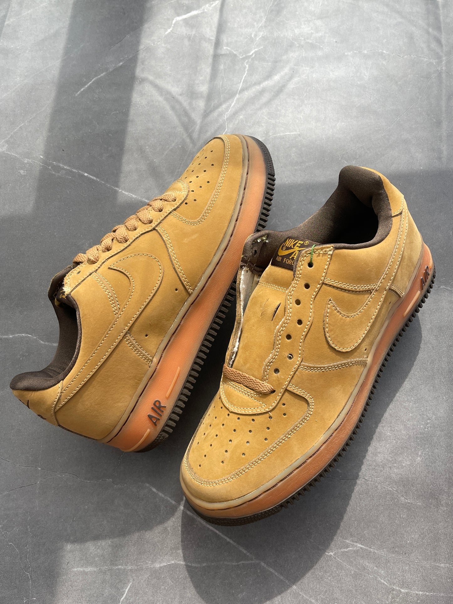Air Force 1 B Low Wheat 2001