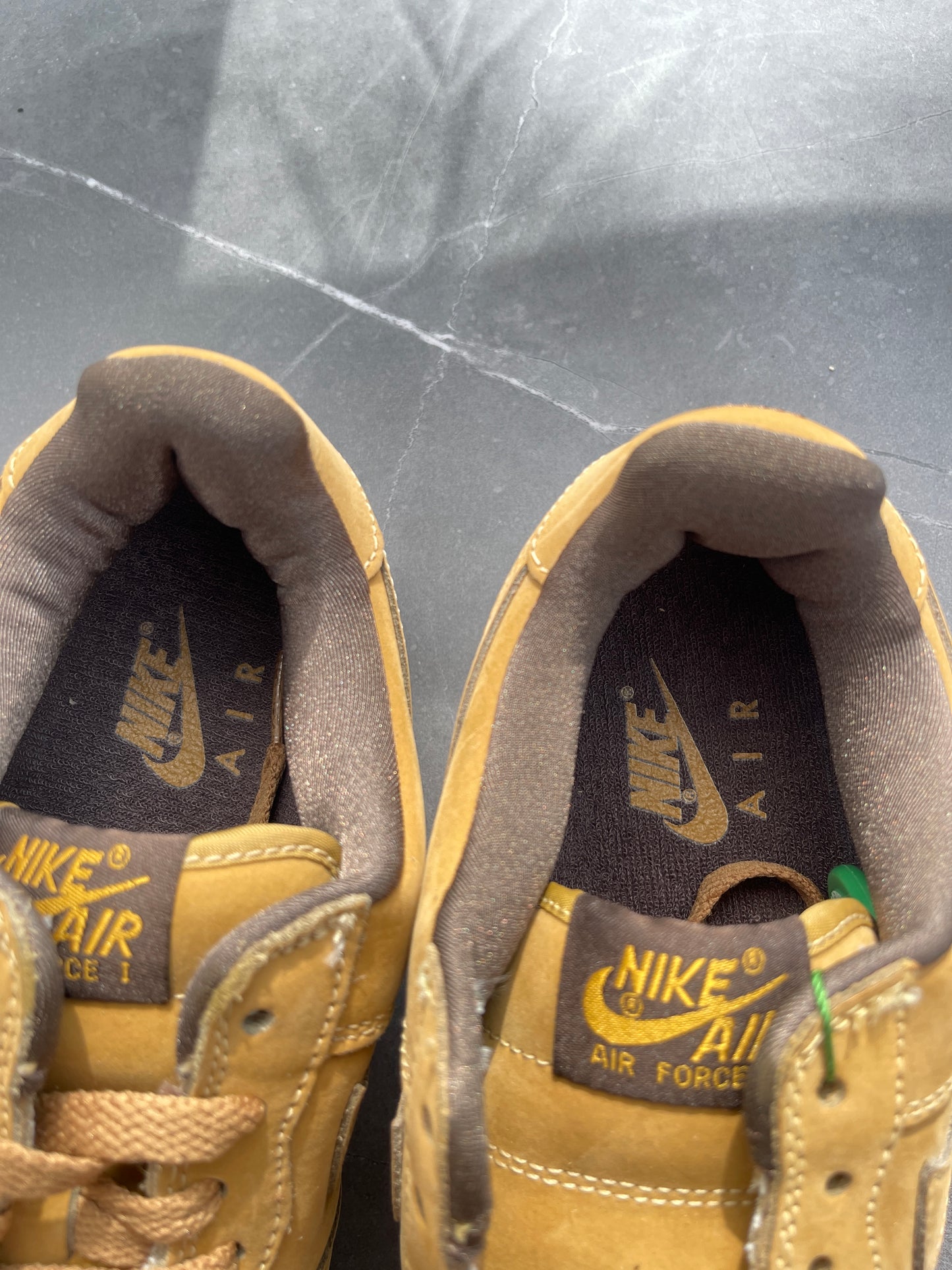 Air Force 1 B Low Wheat 2001