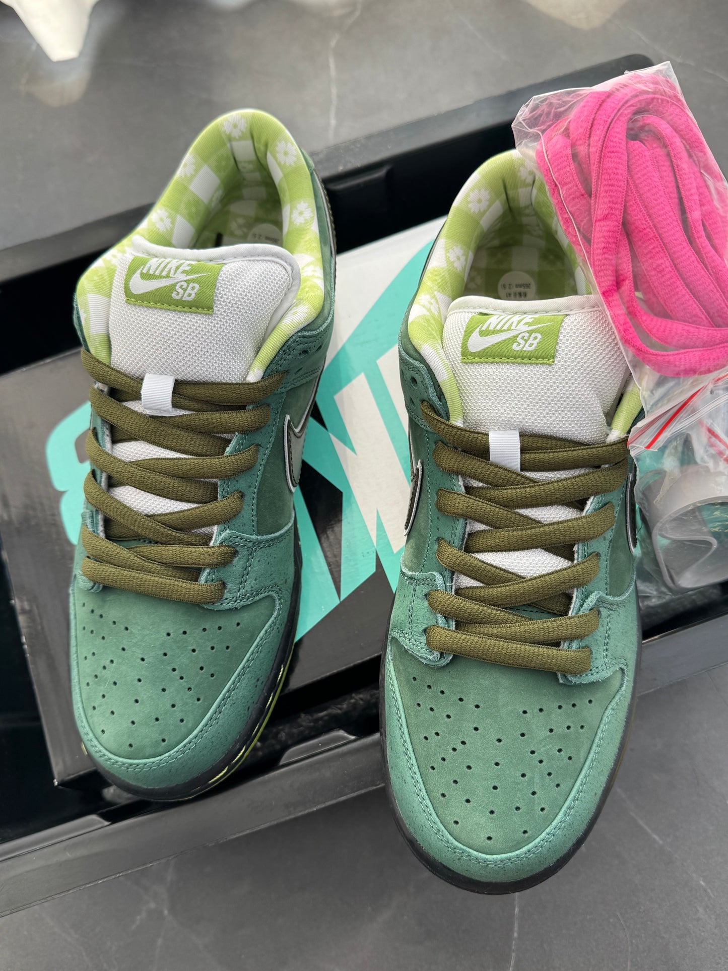 Dunk Low Pro SB Green Lobster Special Box US8.5