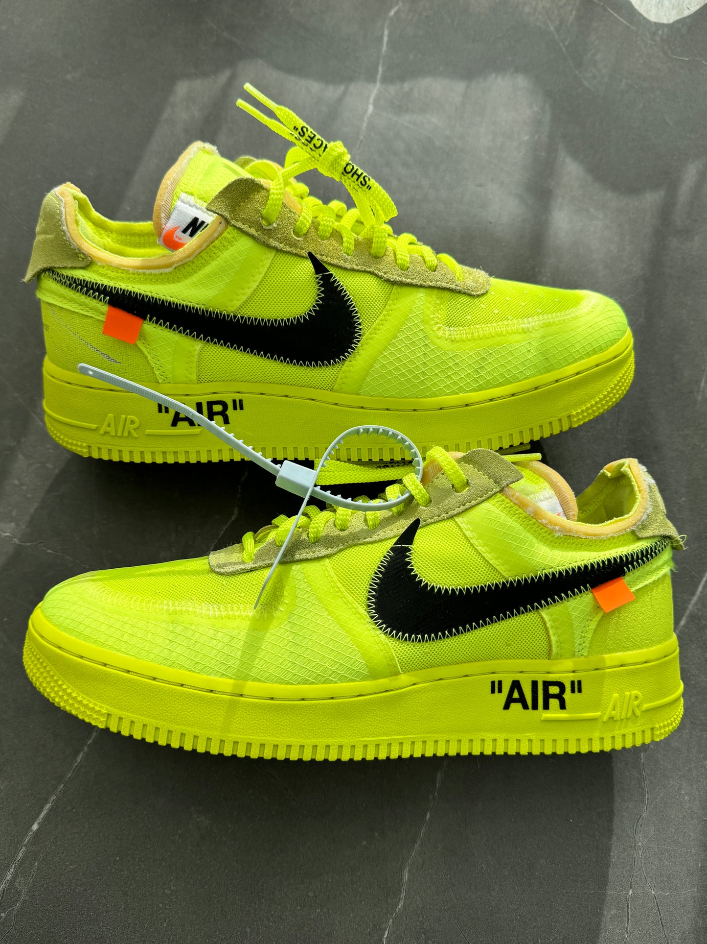 Air Force 1 Low Off-White Volt US9