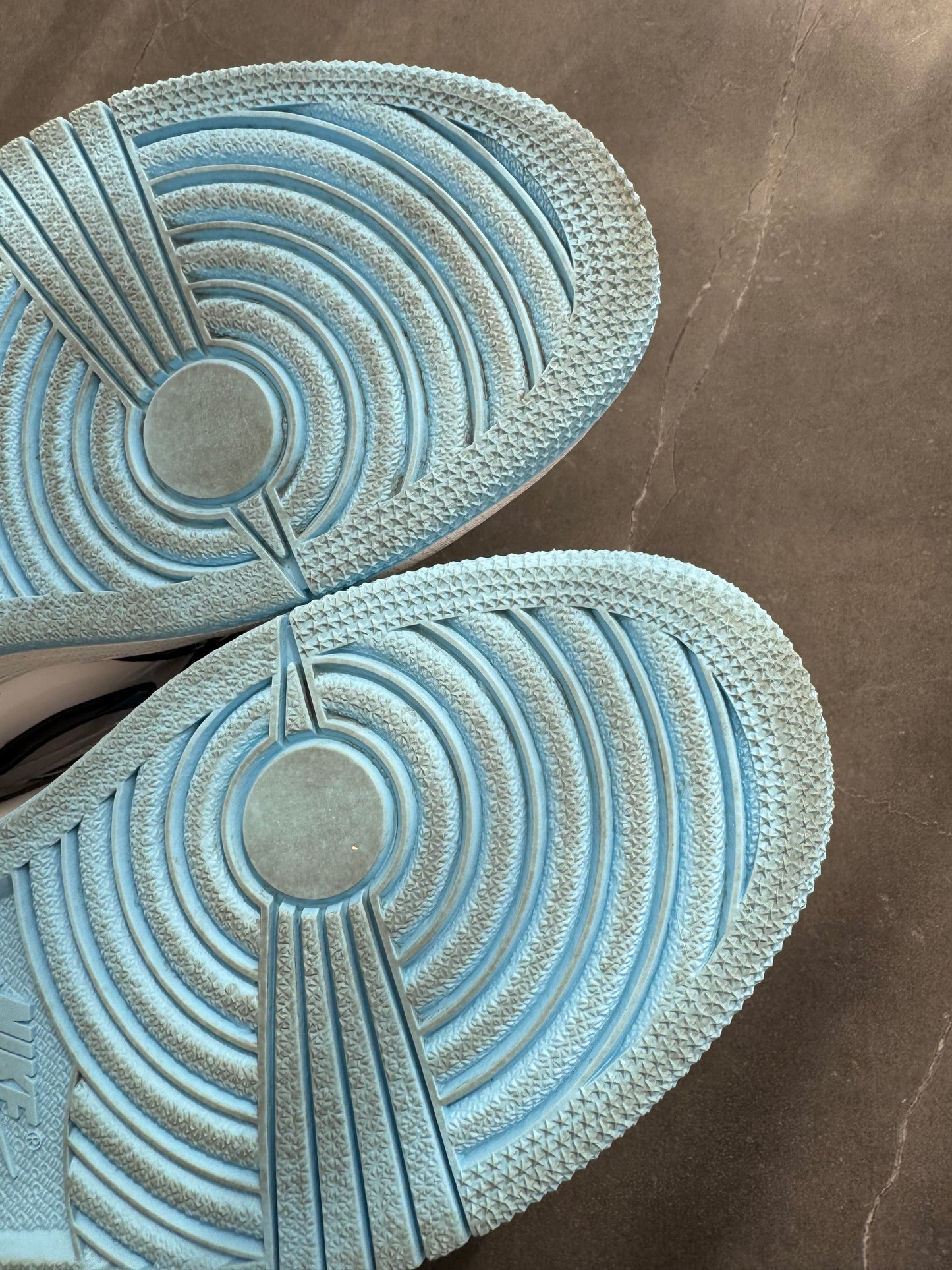 Air Jordan 1 High UNC Patent