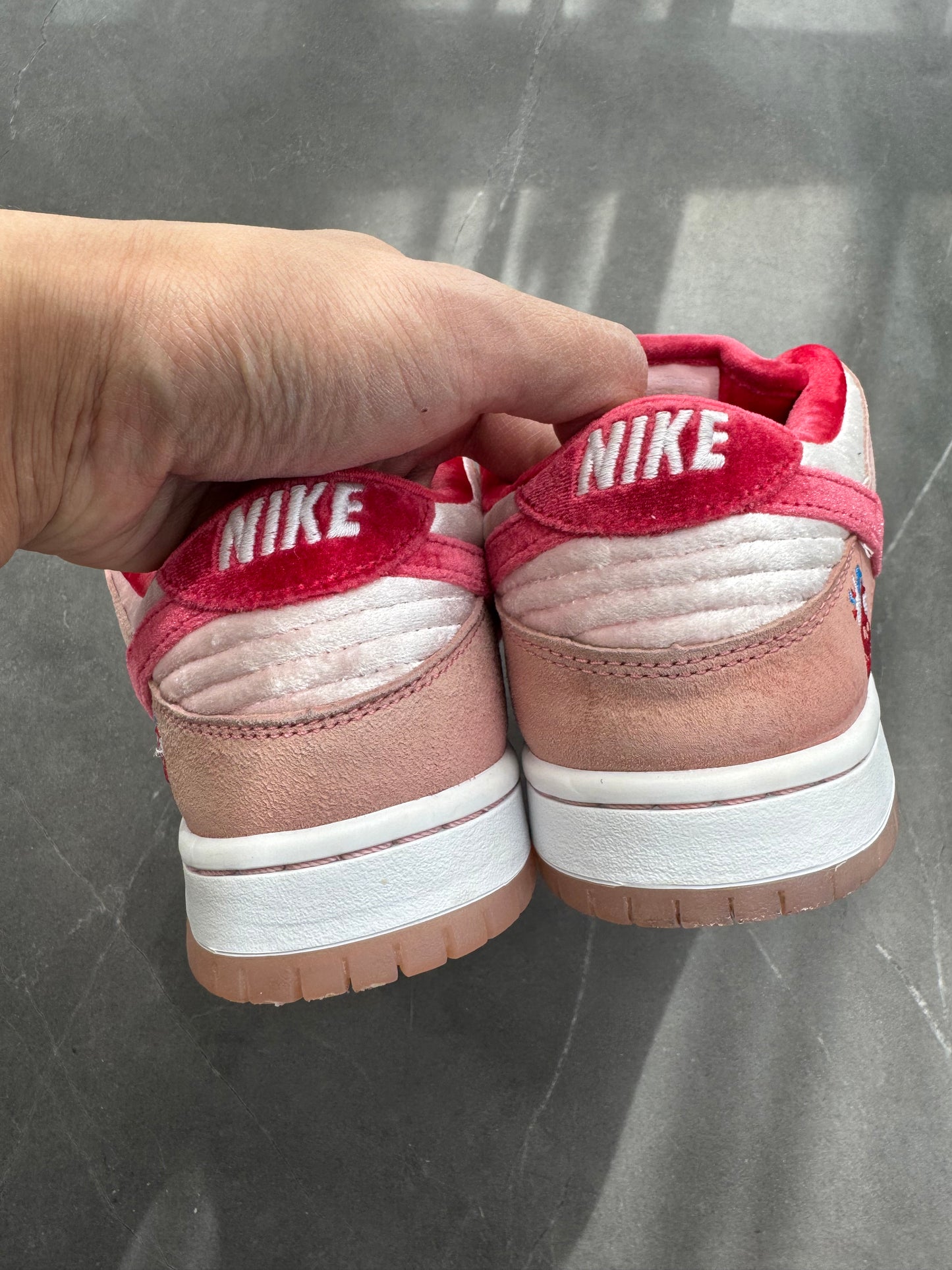 Dunk Low Pro SB Strange Love US5
