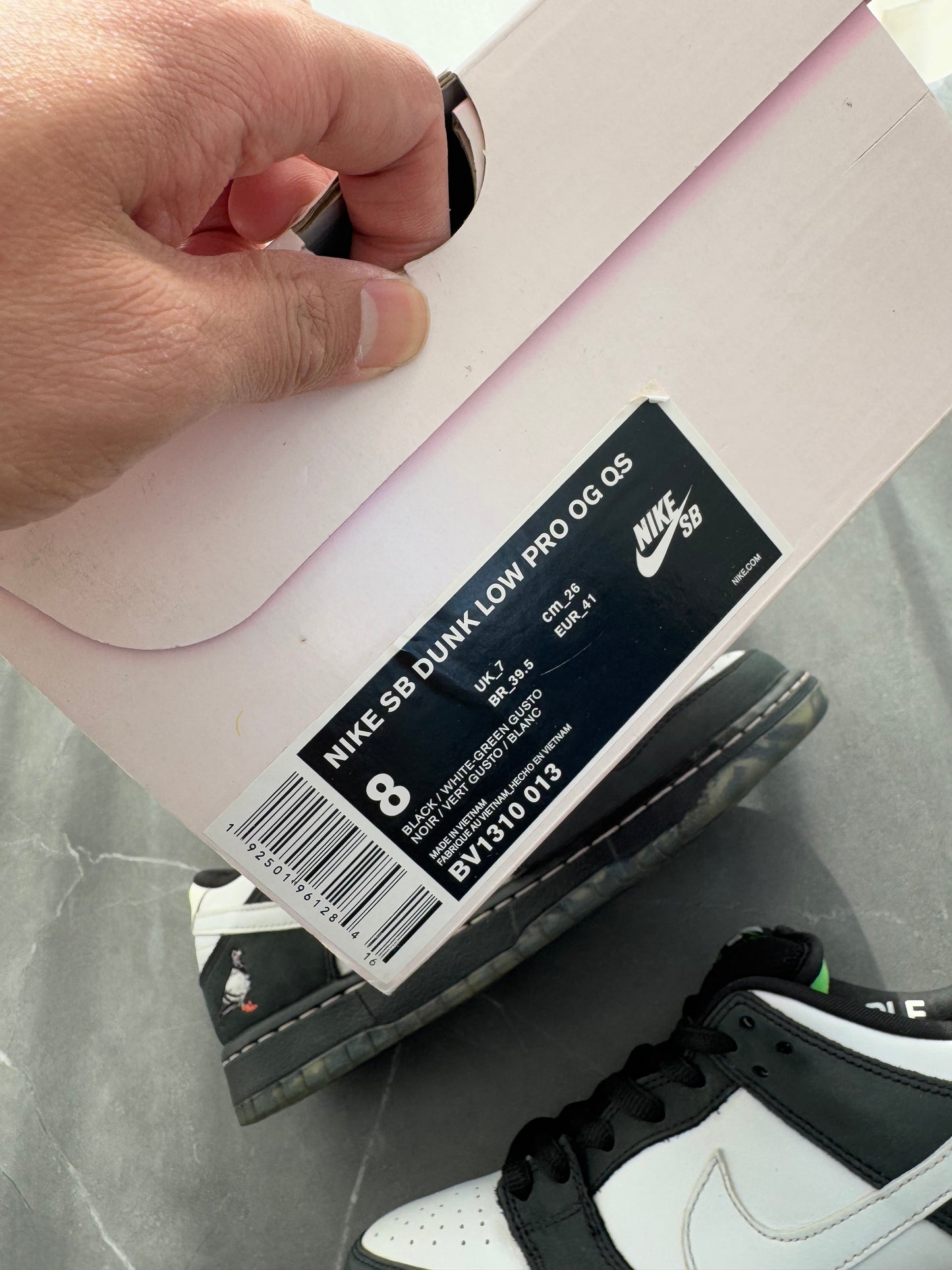 Dunk Low Pro SB Panda Pigeon US8