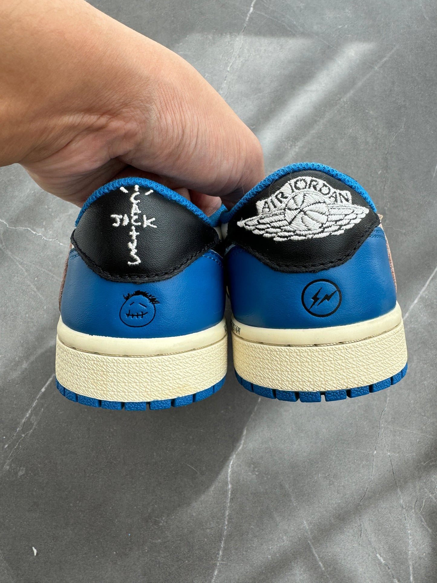Air Jordan 1 Low Travis Scott Fragment Design US4