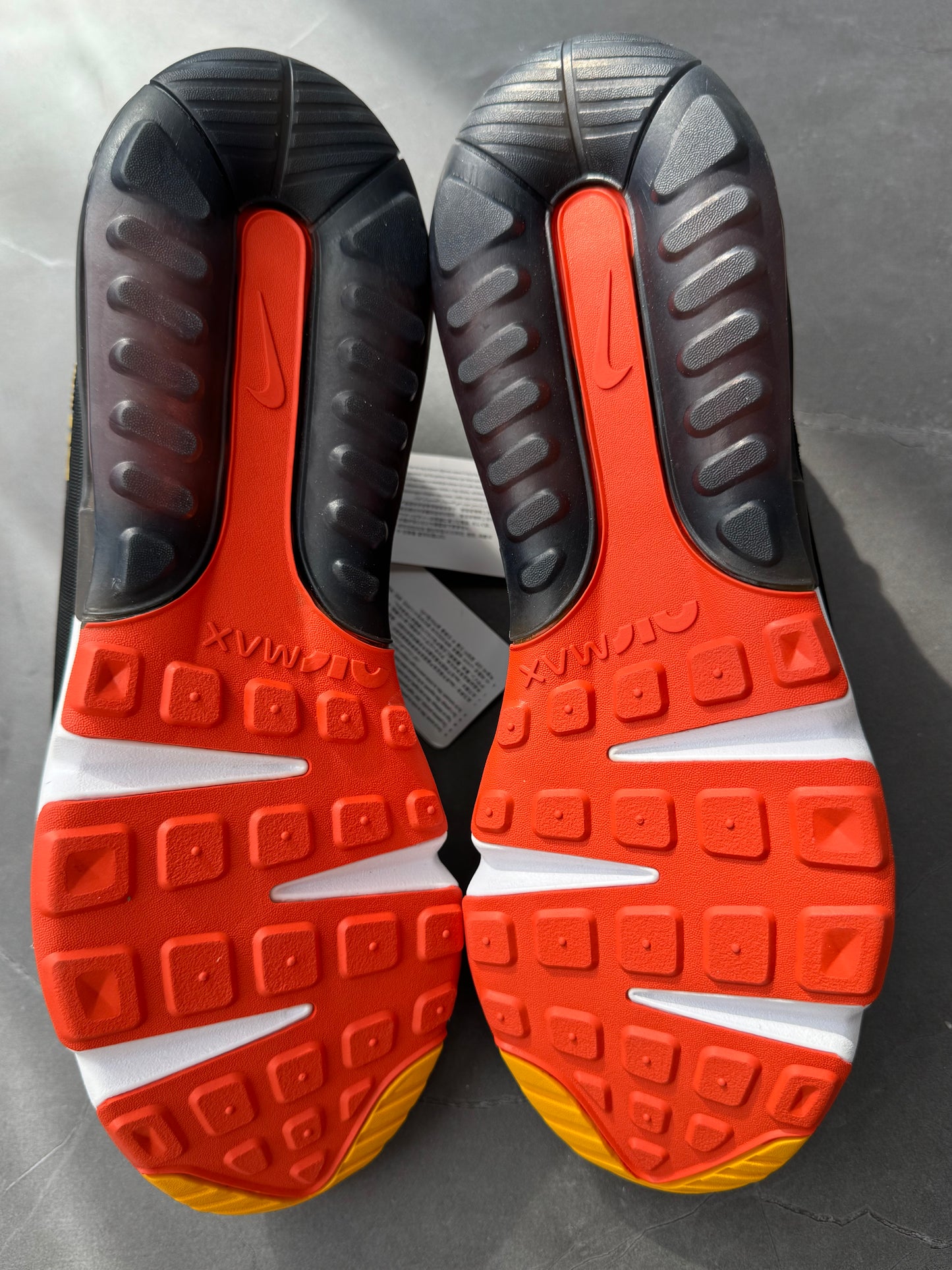 Air Max 2090 Varsity Red Black Sample