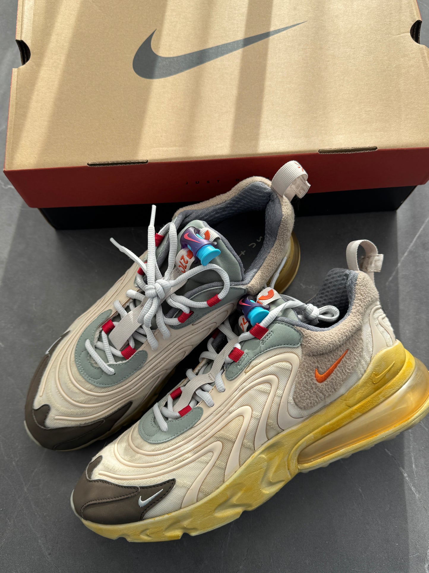 Air Max 270 React ENG Travis Scott Trails
