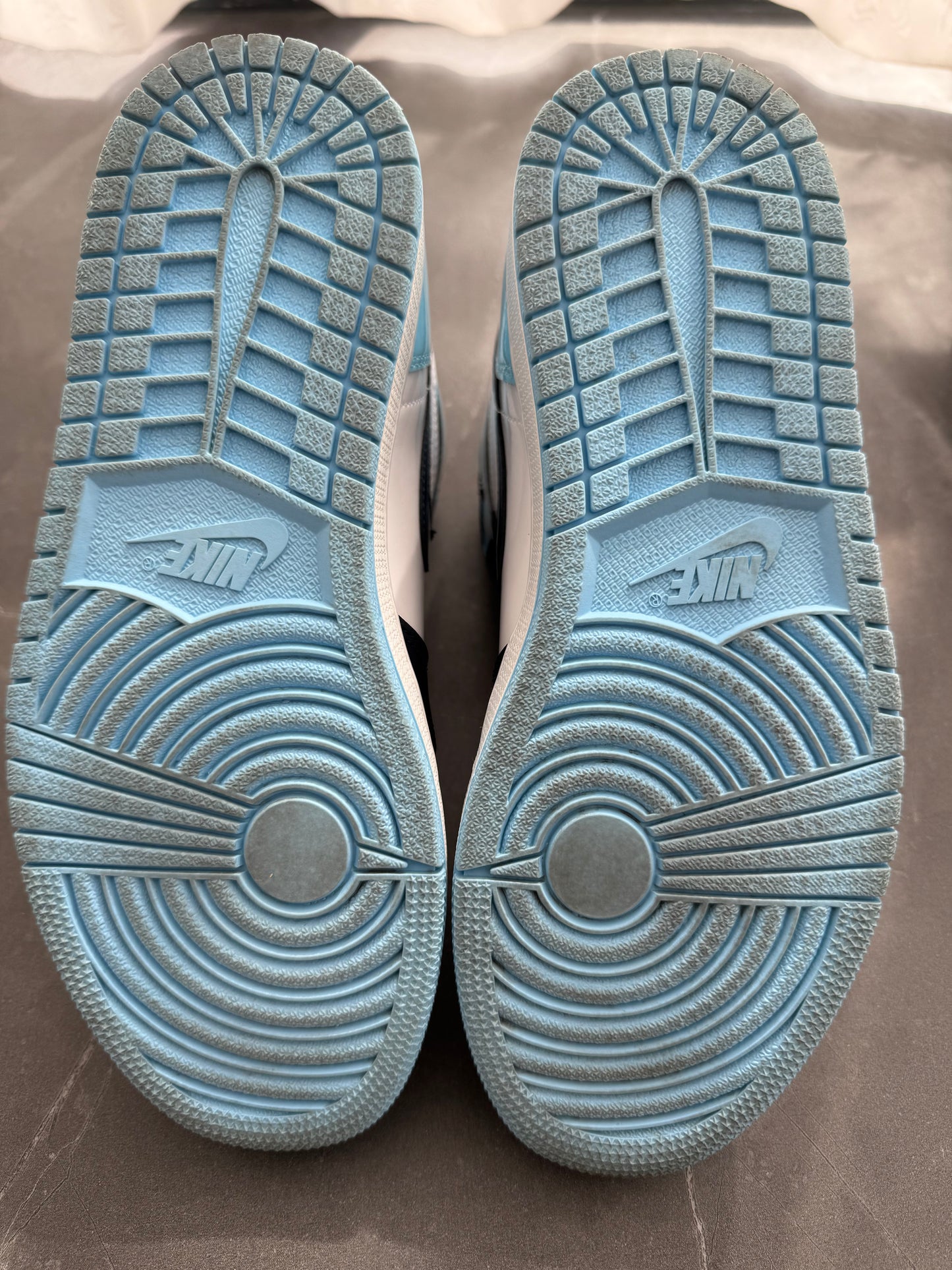 Air Jordan 1 High UNC Patent