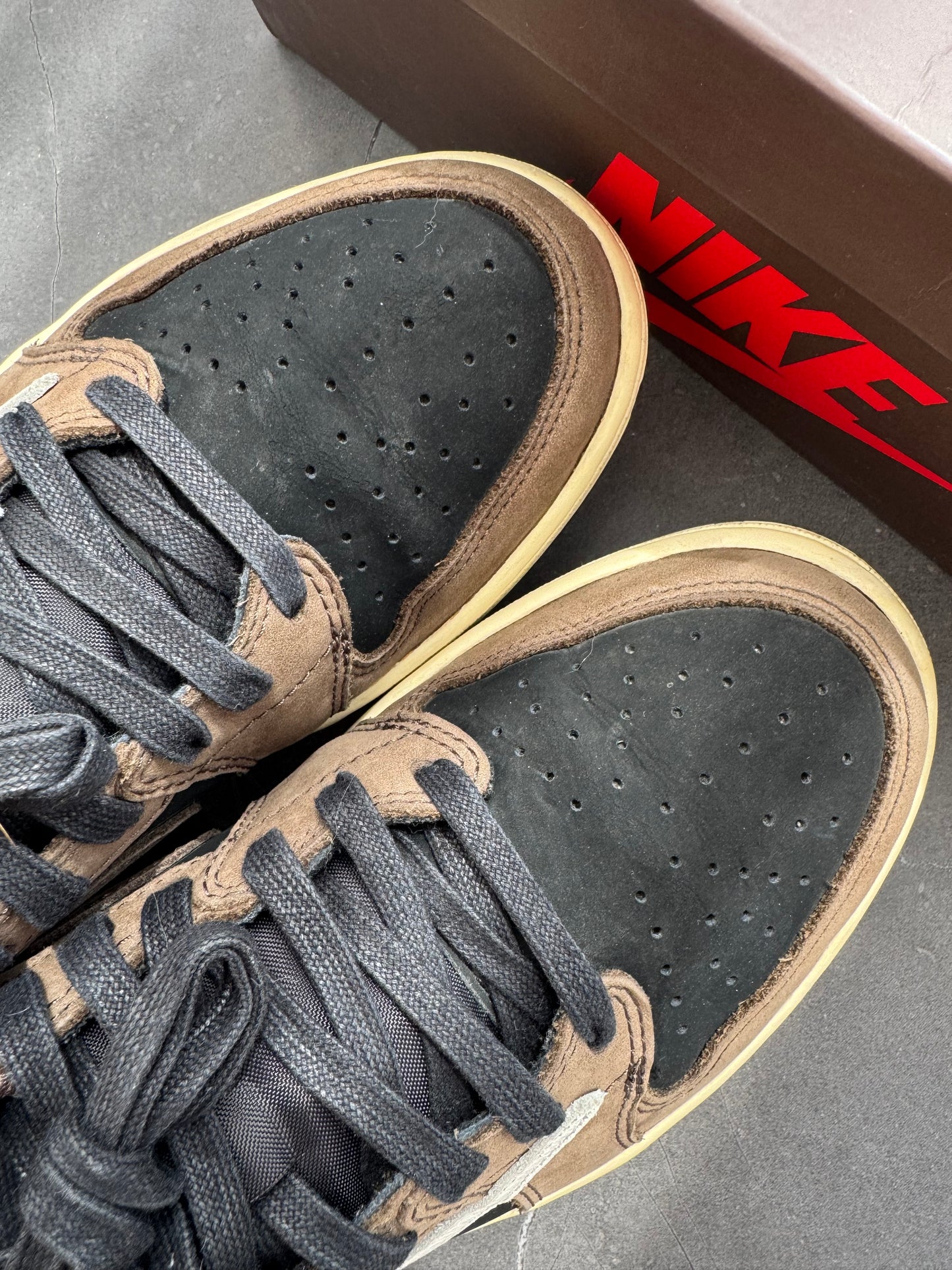 Air Jordan 1 Low Travis Scott Mocha US9