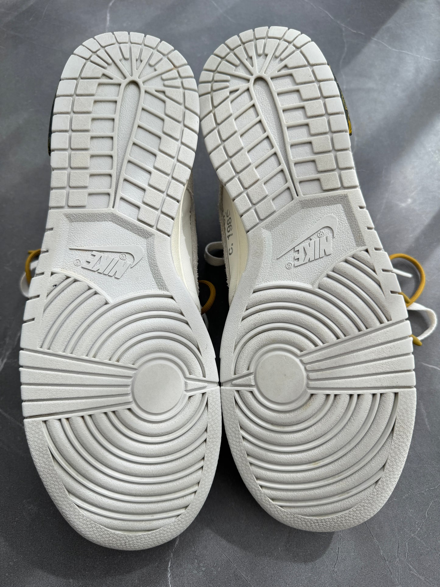 Dunk Low Off-White Lot37