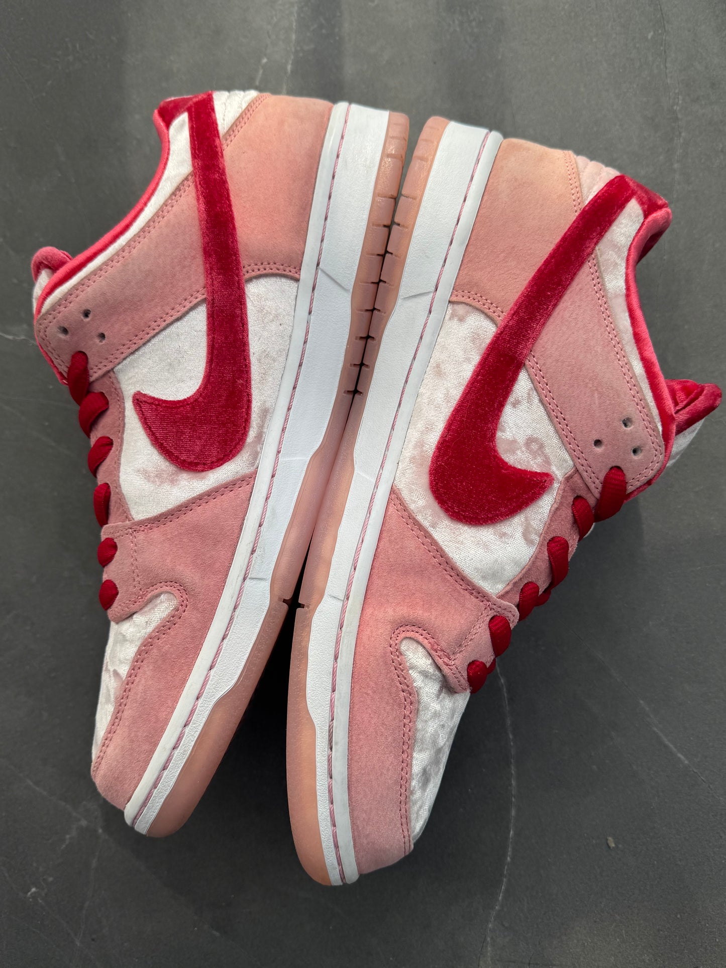 Dunk Low Pro SB Strange Love US11