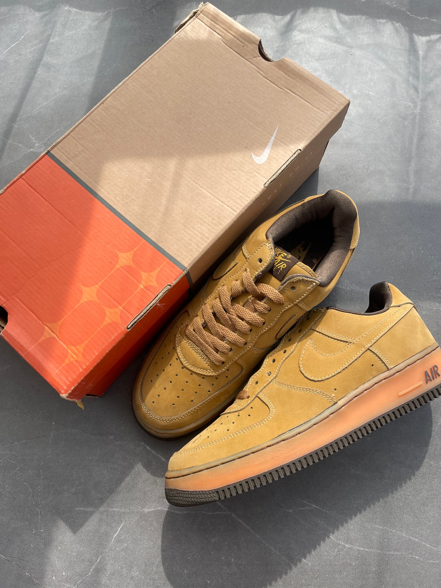 Air Force 1 B Low Wheat 2001