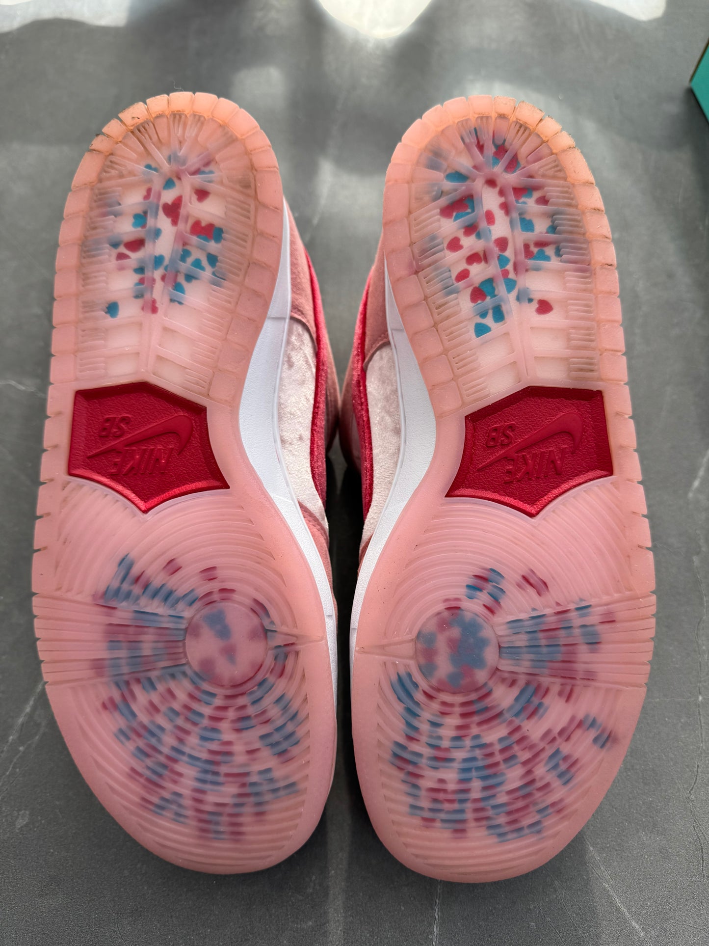 Dunk Low Pro SB Strange Love US9