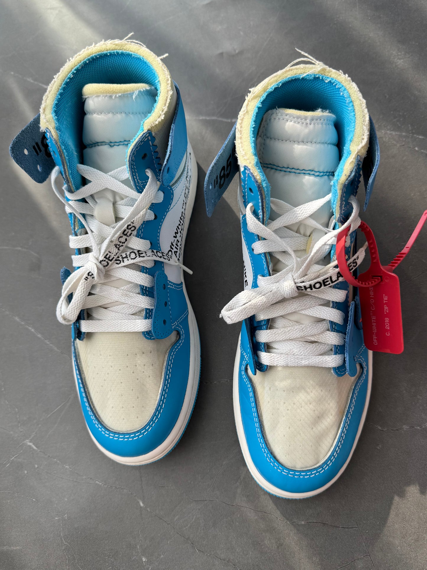 Air Jordan 1 High Off-White University Blue