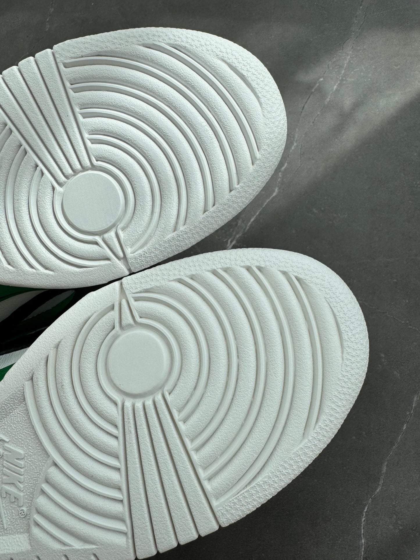 Dunk Low Pro SB Heineken 2003 US9.5
