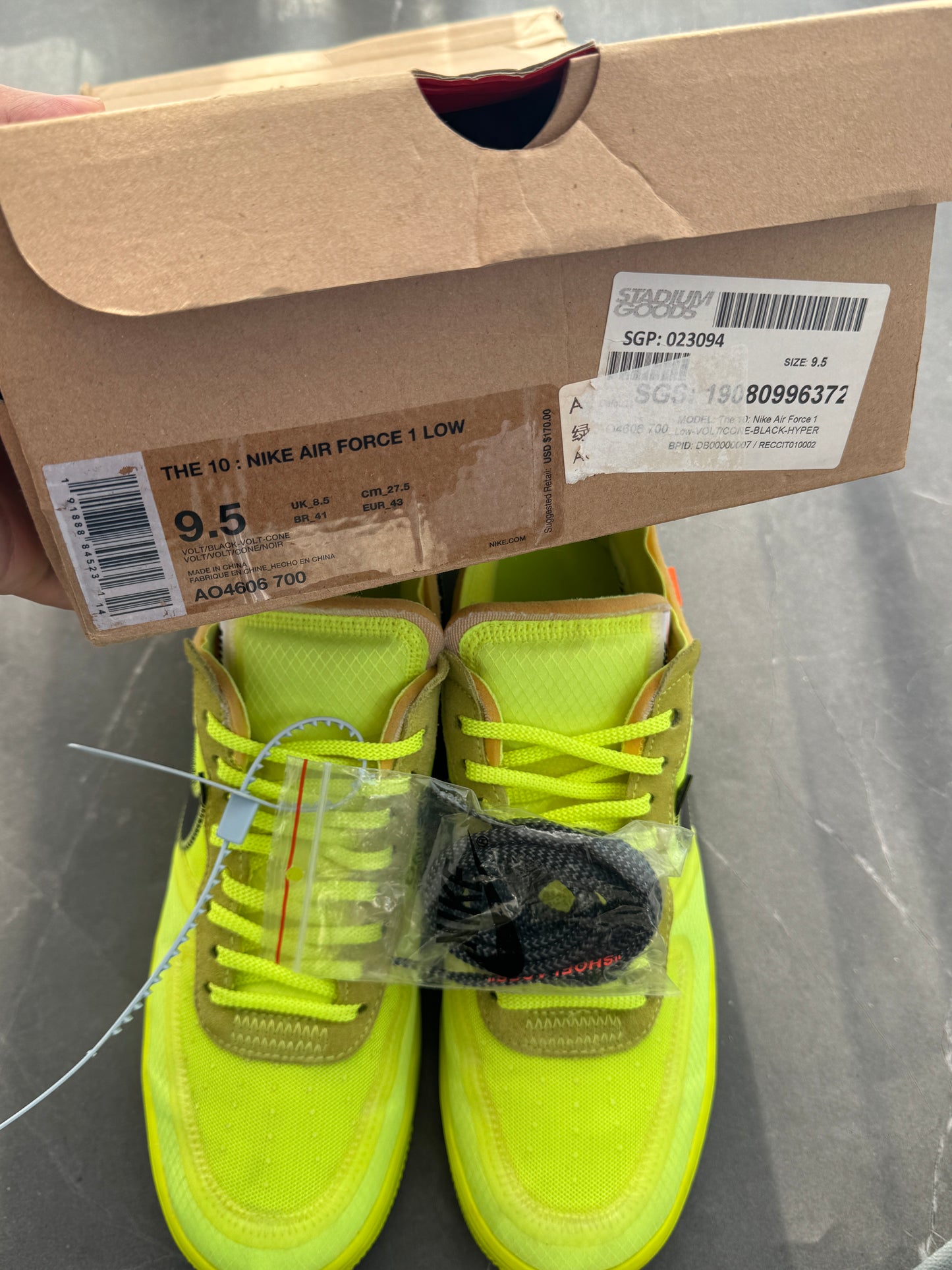 Air Force 1 Low Off-White Volt US9.5
