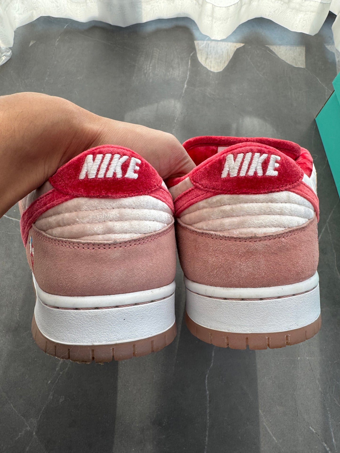 Dunk Low Pro SB Strange Love US12