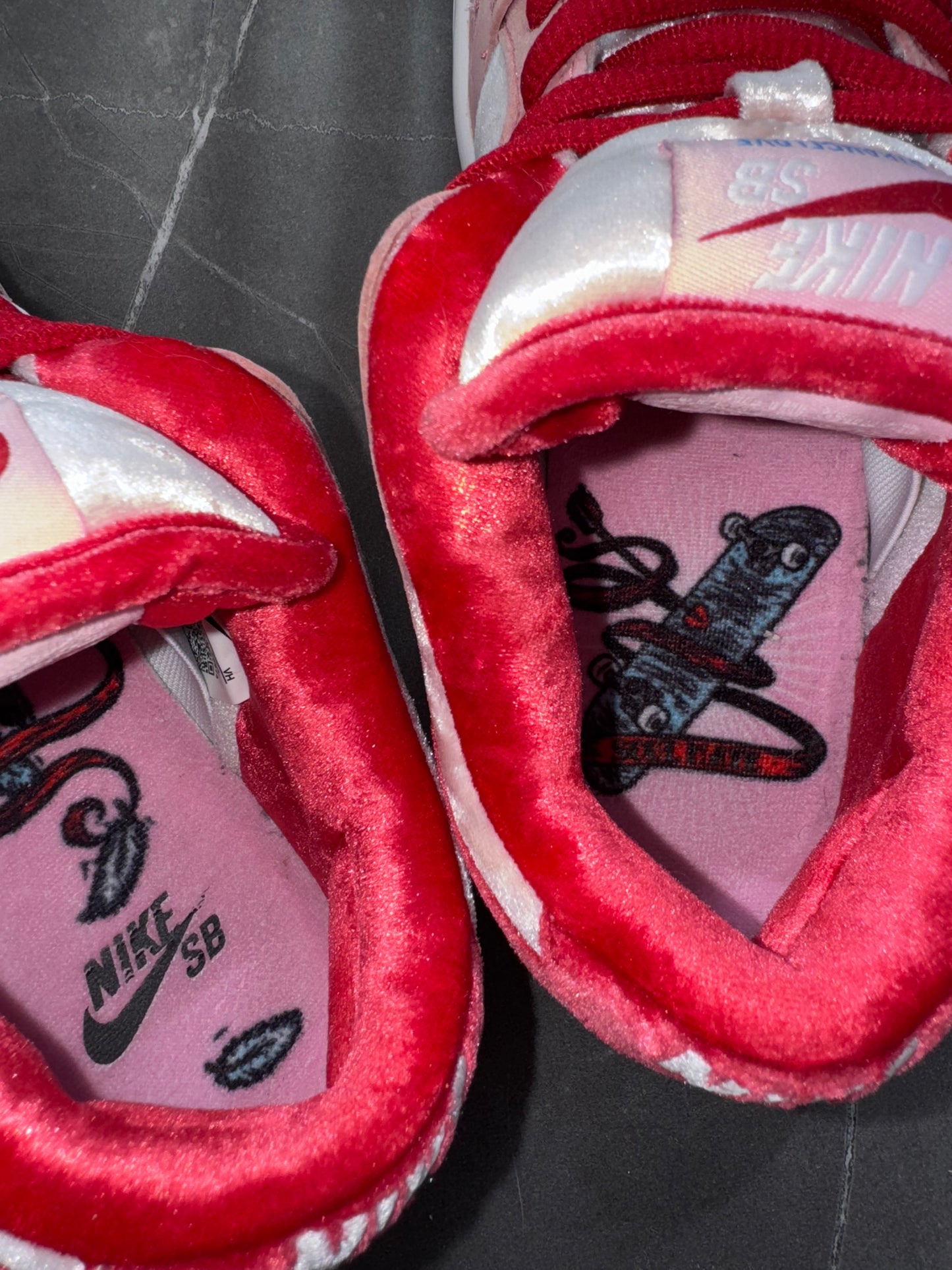 Dunk Low Pro SB Strange Love US5