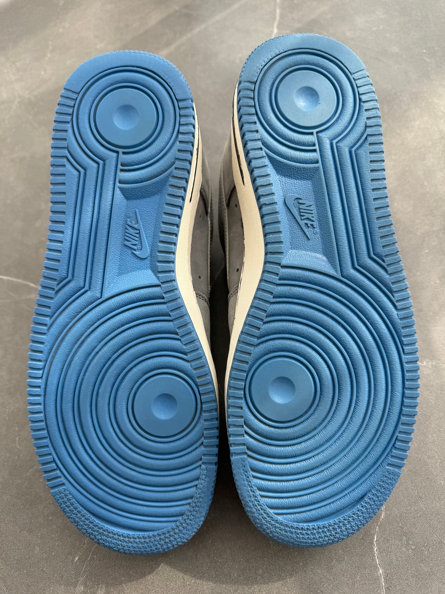 Air Force 1 Low Chamber Of Fear Complacency 2004
