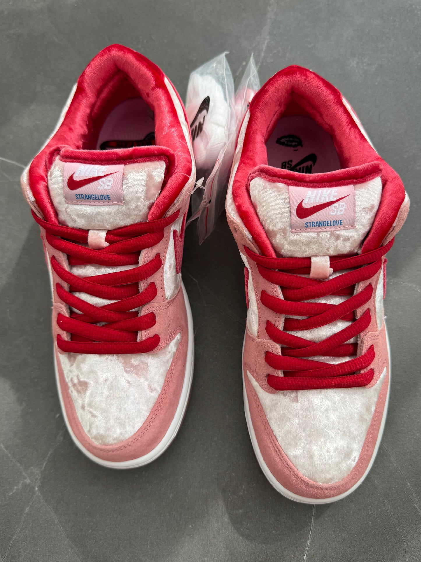 Dunk Low Pro SB Strange Love US8 DS