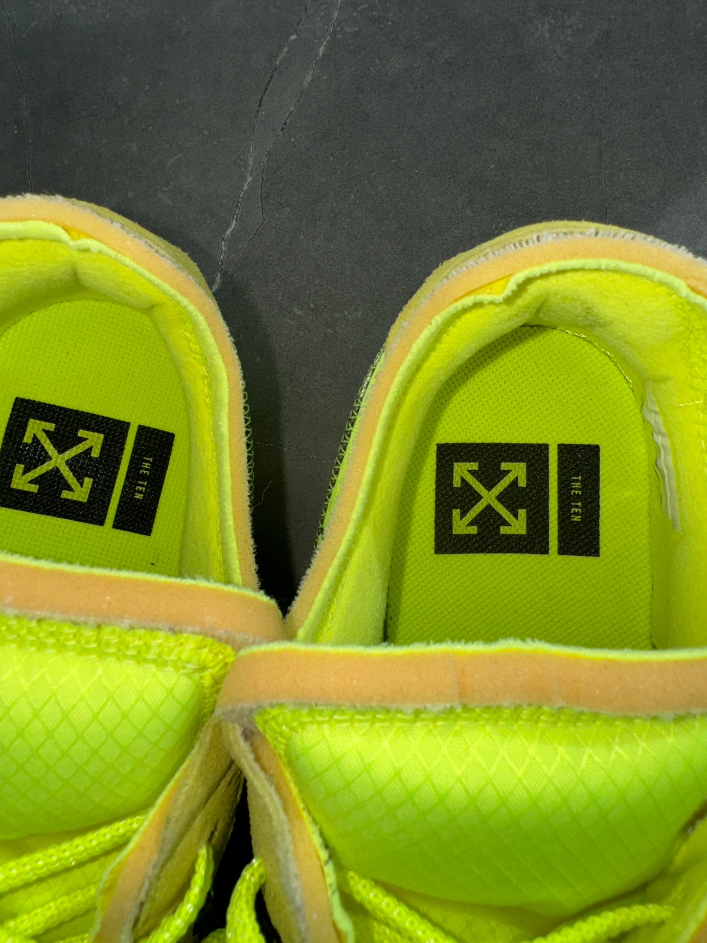 Air Force 1 Low Off-White Volt