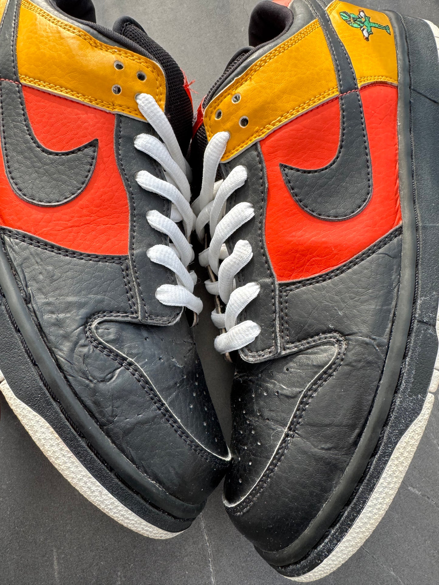 Dunk Low Pro SB Black RayGun 2005