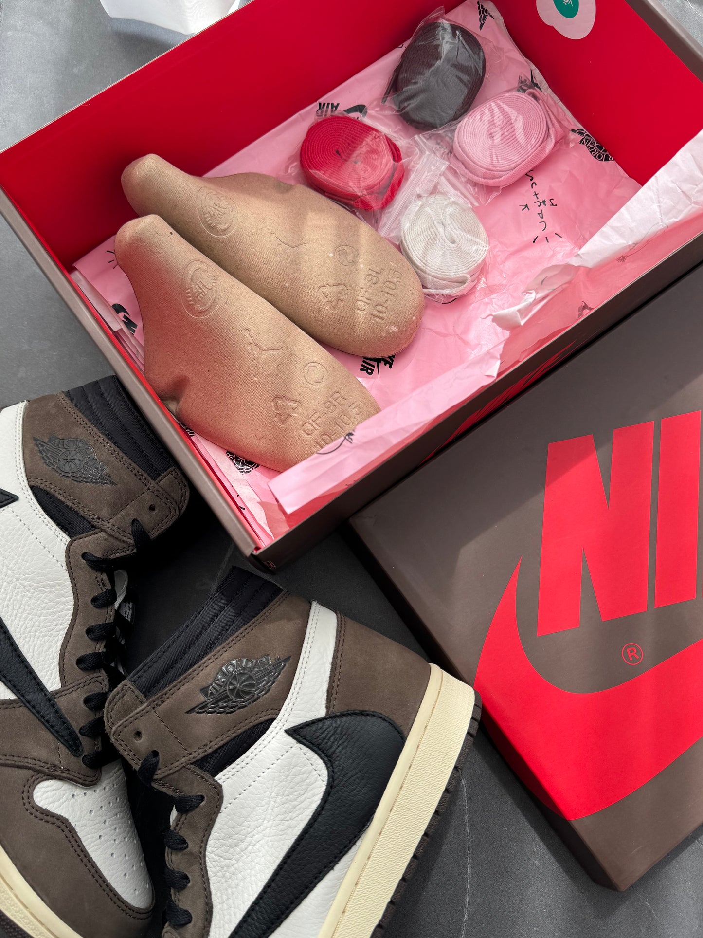 Air Jordan 1 High Travis Scott Mocha US10.5