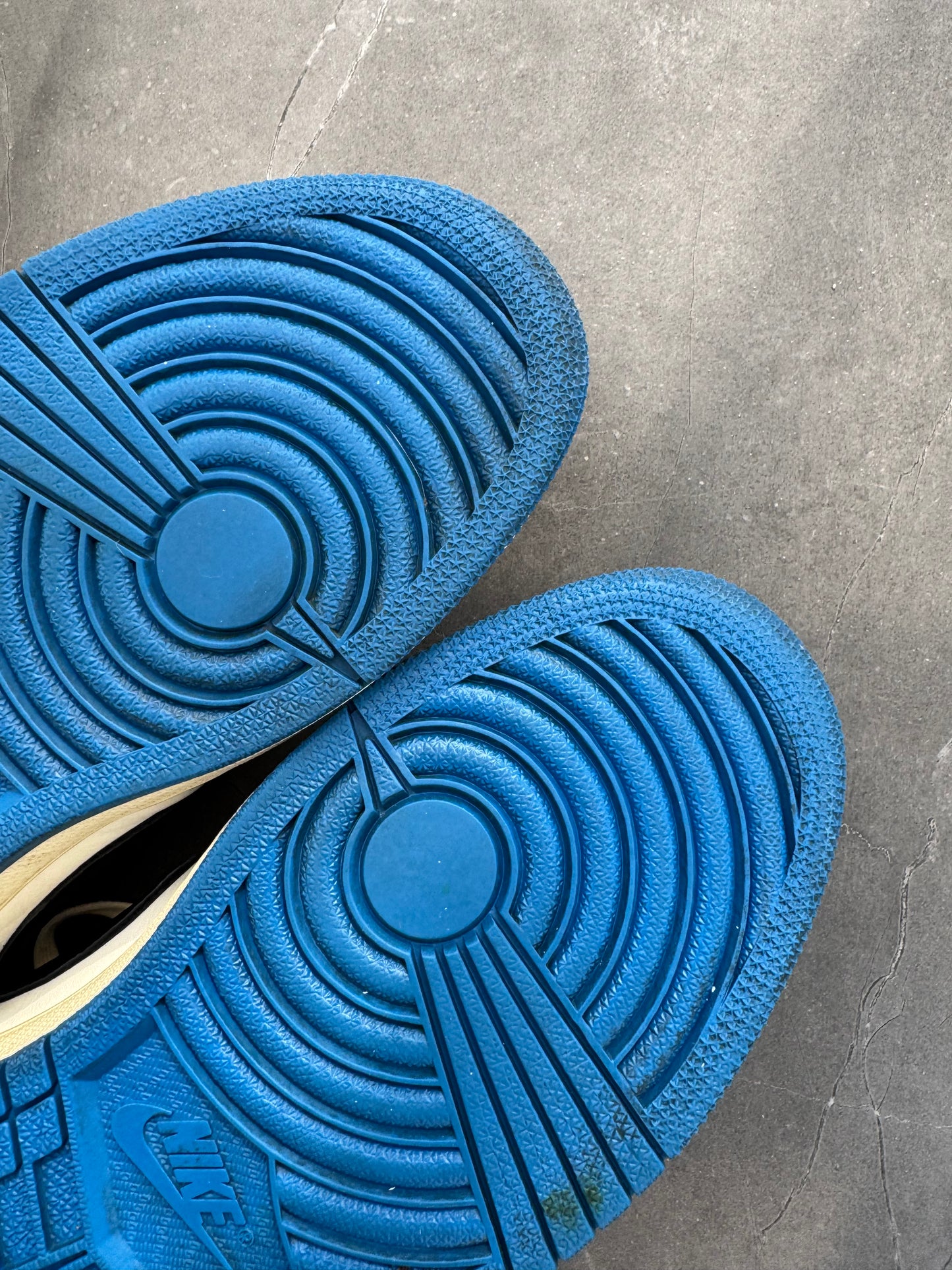 Air Jordan 1 Low Travis Scott Fragment Design US10