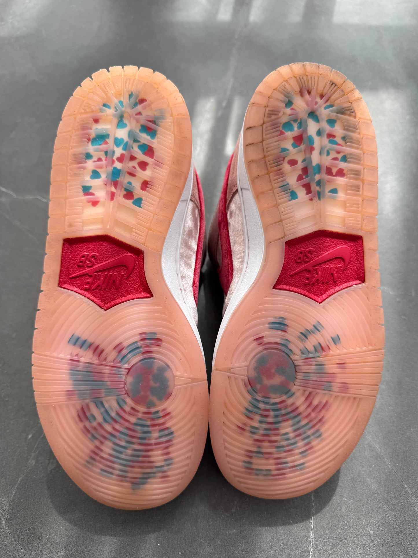 Dunk Low Pro SB Strange Love US5