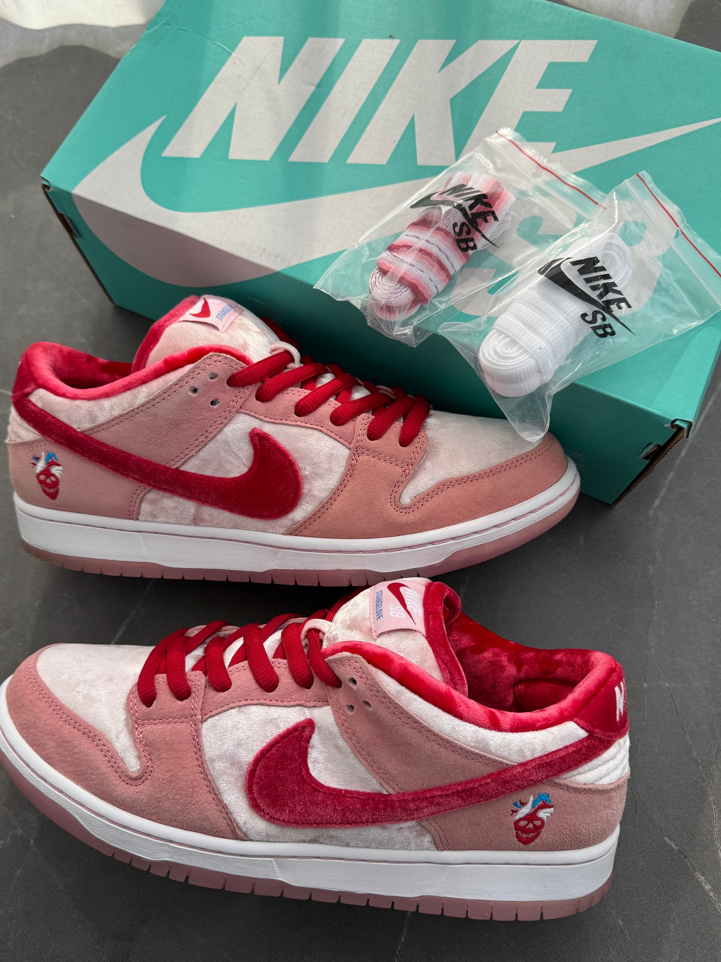 Dunk Low Pro SB Strange Love US9
