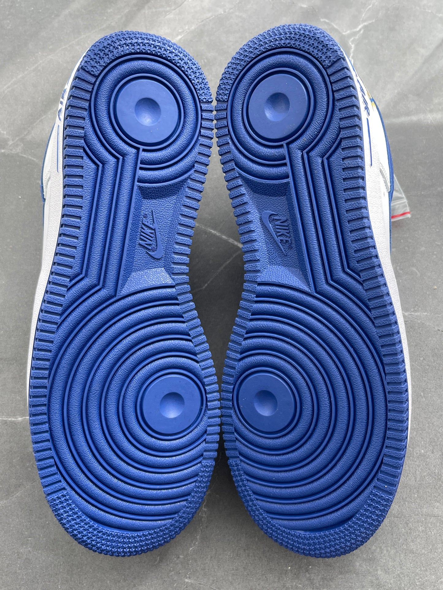 Air Force 1 Low LA Los Angeles Friends & Family Sample