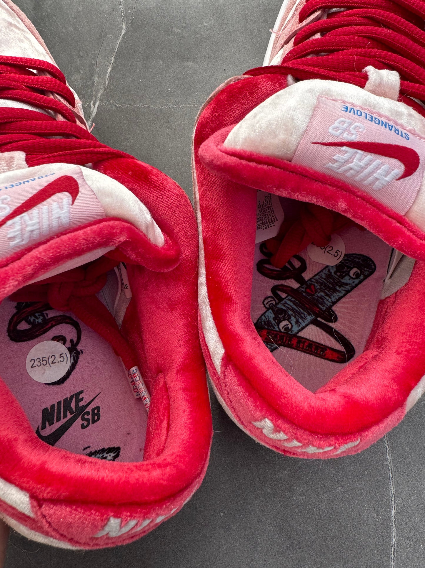 Dunk Low Pro SB Strange Love US5