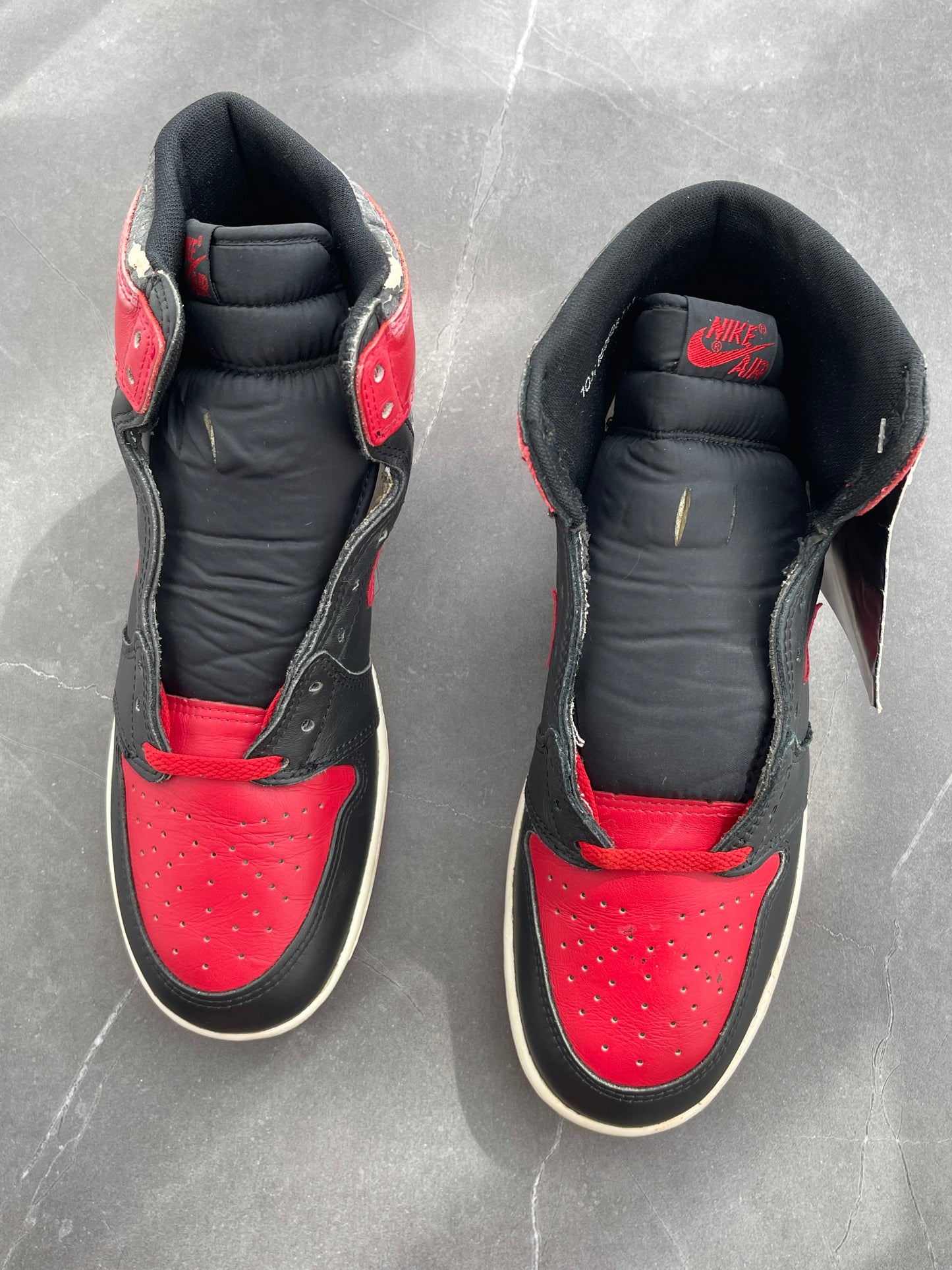 Air Jordan 1 High Black Red 1985 OG