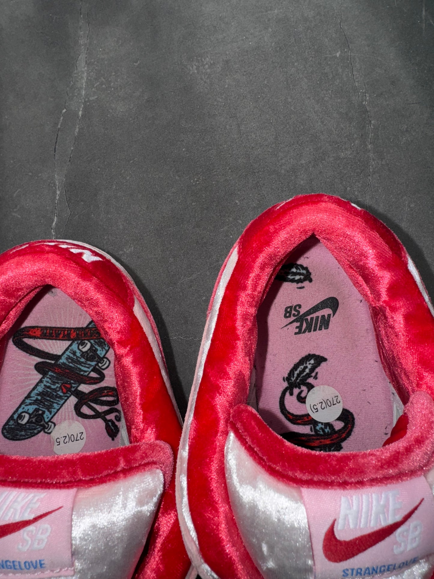 Dunk Low Pro SB Strange Love US9