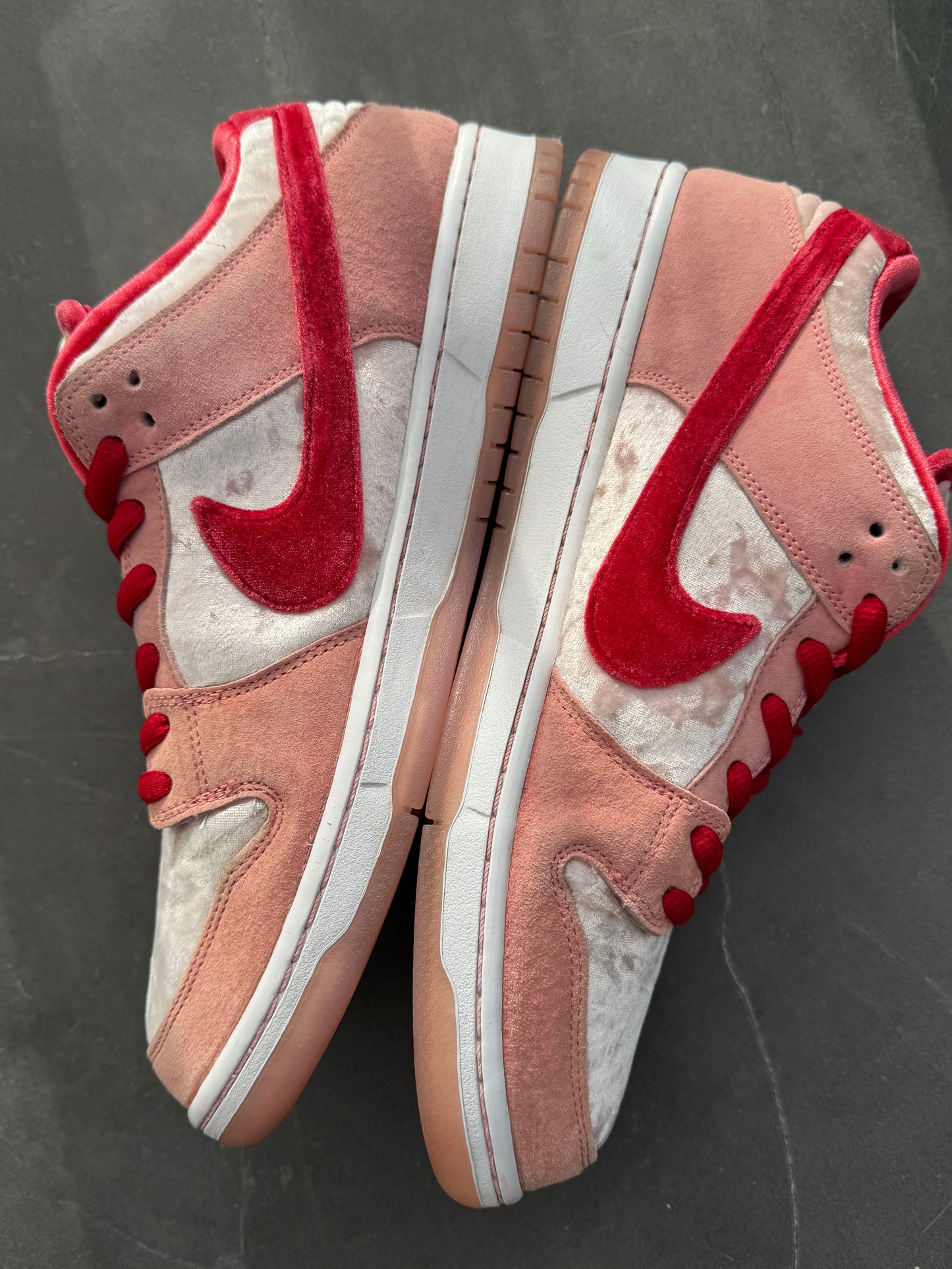 Dunk Low Pro SB Strange Love US12