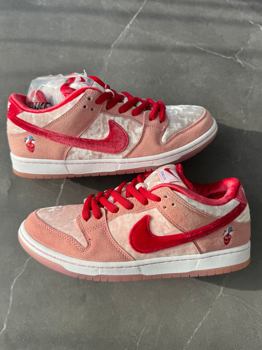 Dunk Low Pro SB Strange Love US8.5