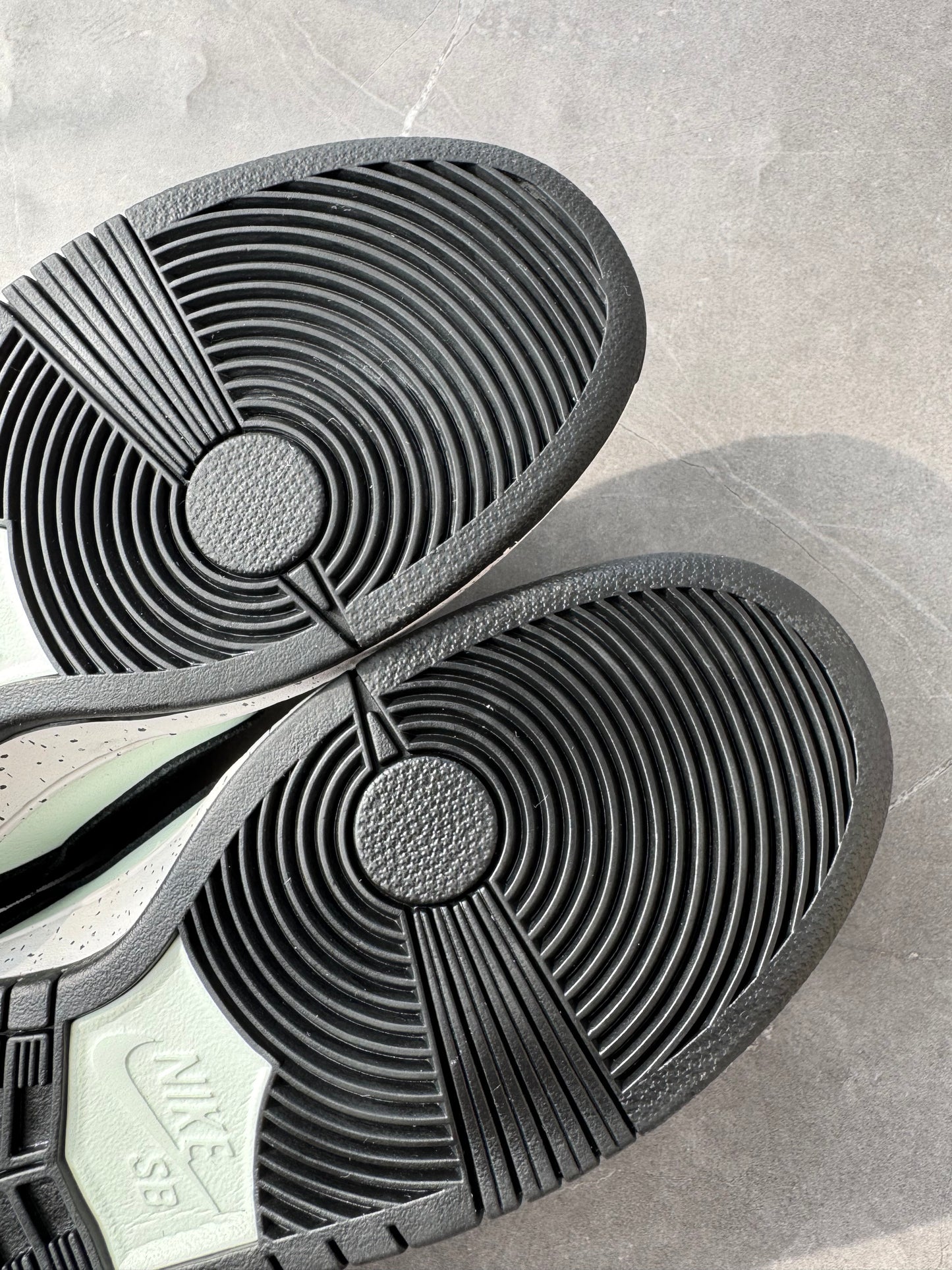 Dunk Low Pro SB Barely Green 2017