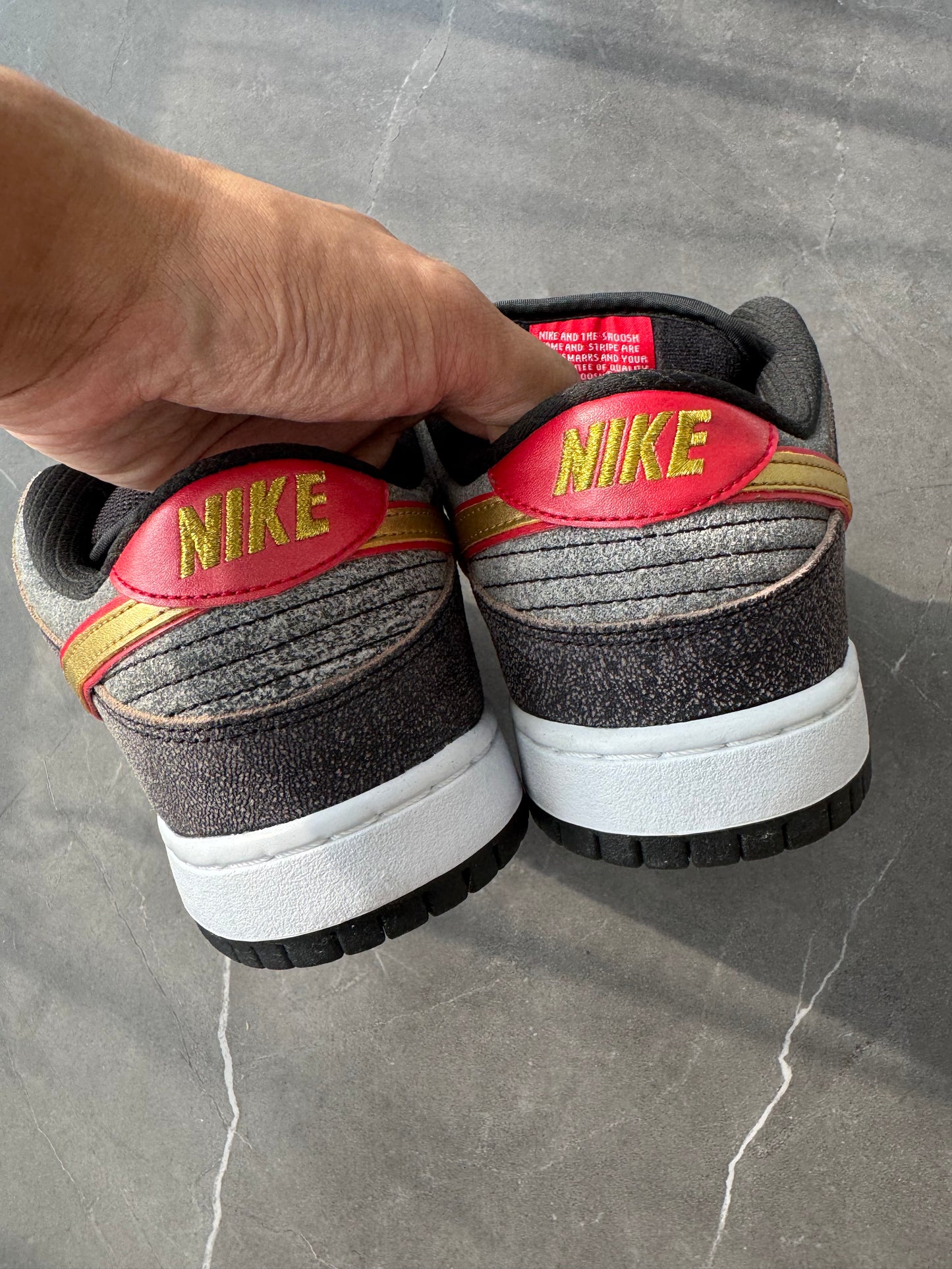 Dunk Low Premium SB QS Beijing Metallic Gold 2013 US8.5
