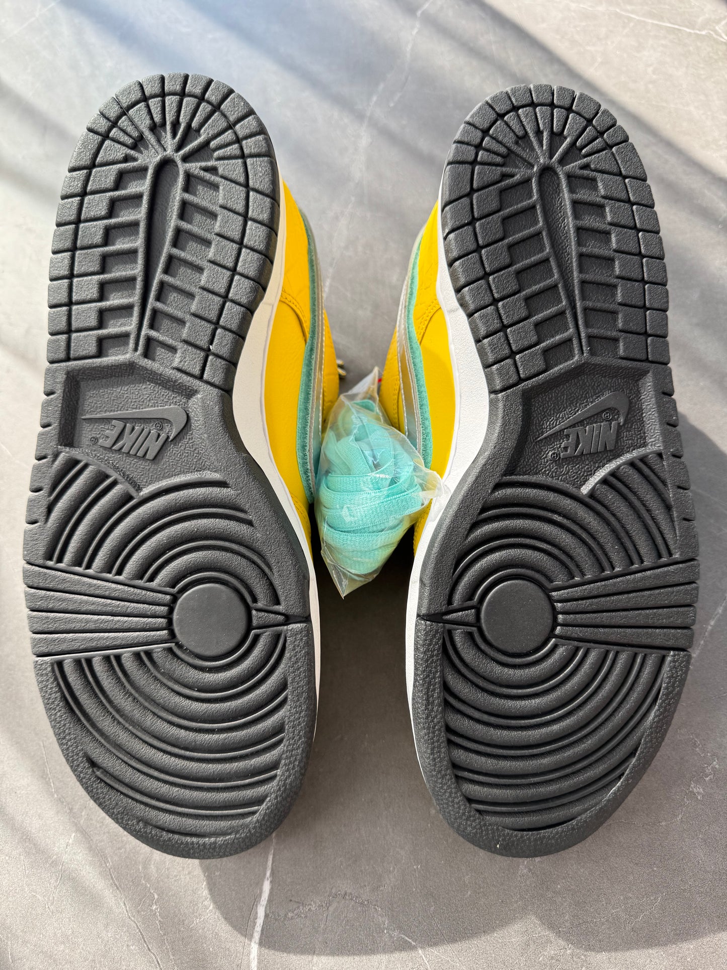 Dunk Low Pro SB Canary Diamond Friends & Family