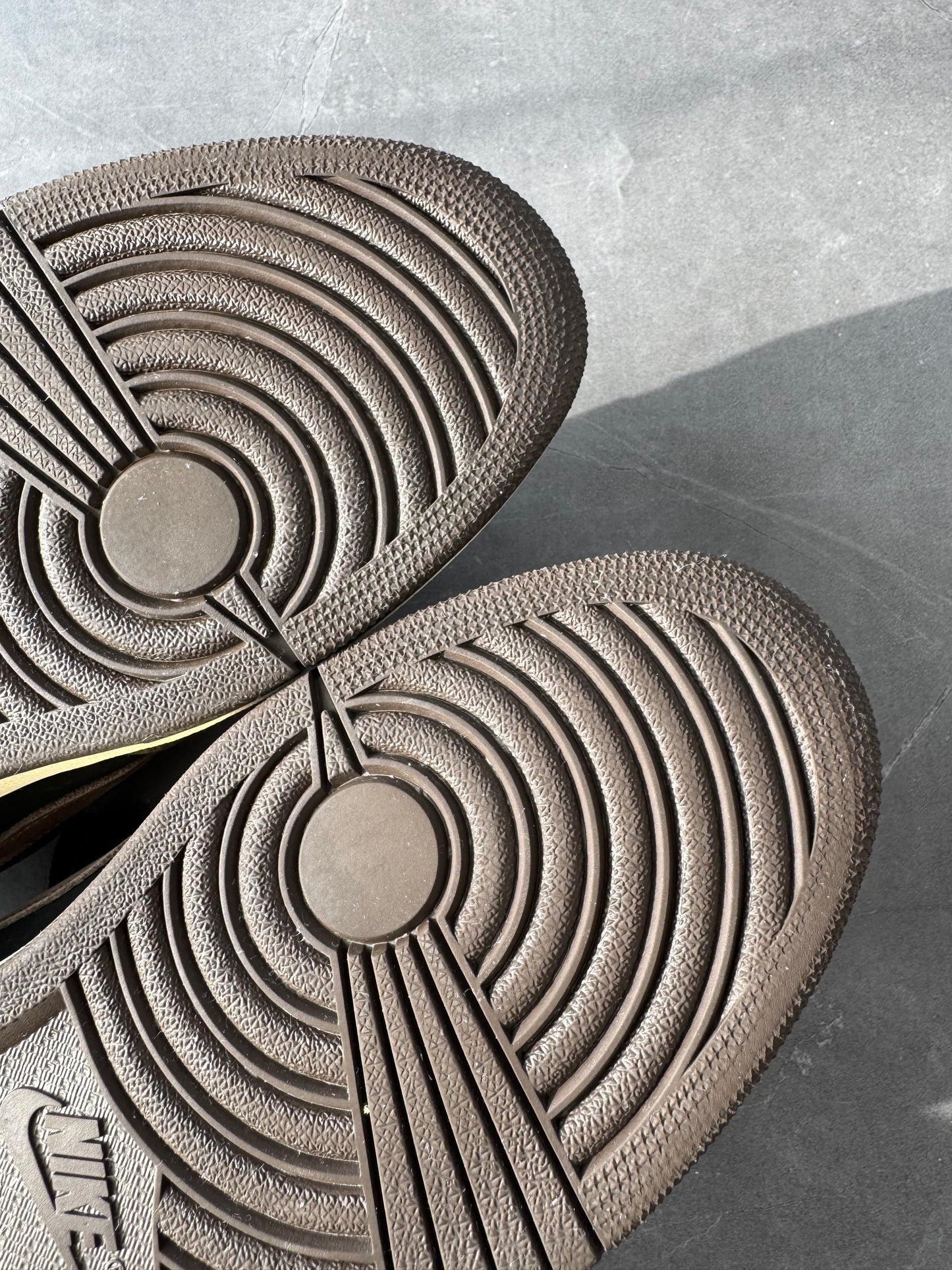 Air Jordan 1 Low Travis Scott Mocha US11