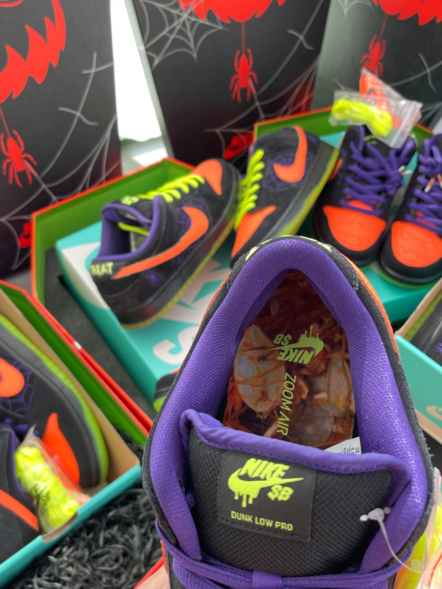 Dunk Low Pro SB Night Of Mischief Halloween Special Box