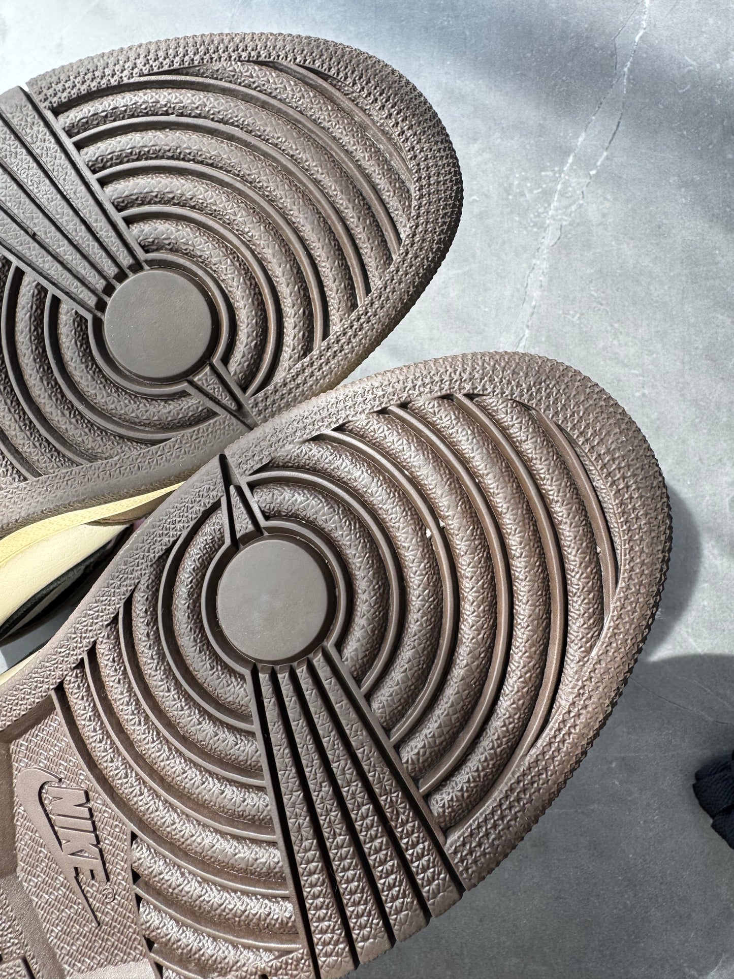 Air Jordan 1 High Travis Scott Mocha US9