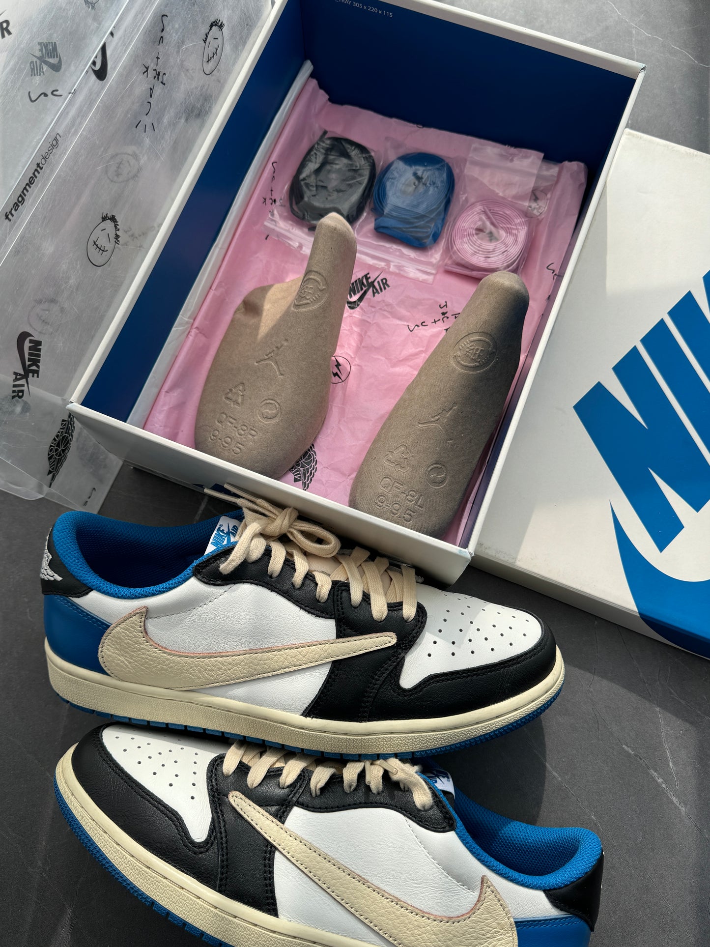 Air Jordan 1 Low Travis Scott Fragment Design  US9.5